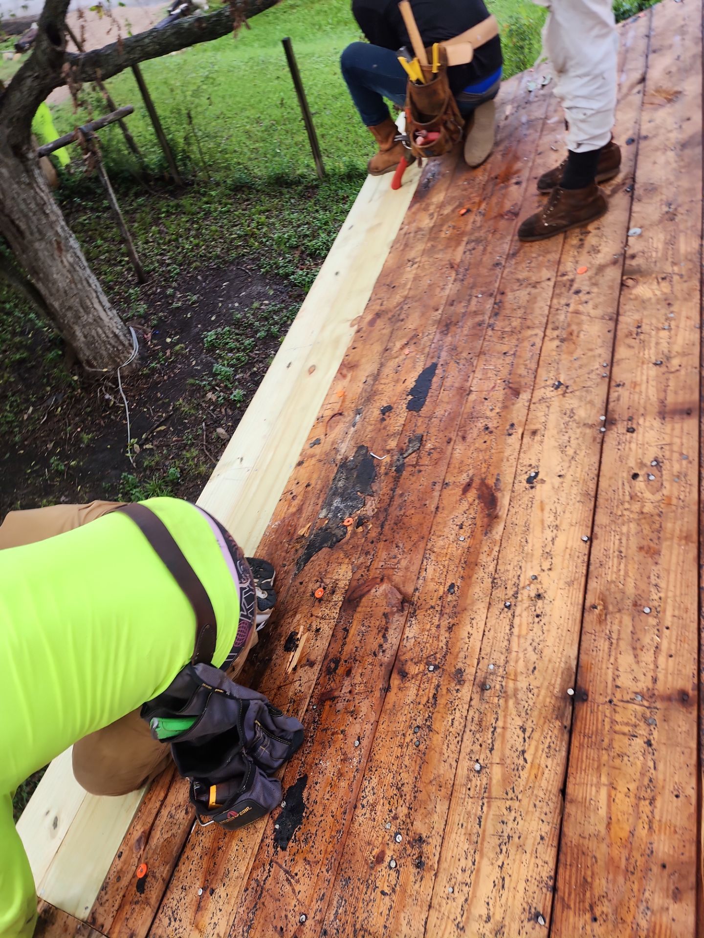 Residential Roofing Installation using Owen's Corning Duration (Lifetime) Shingles by Roof Repair Company