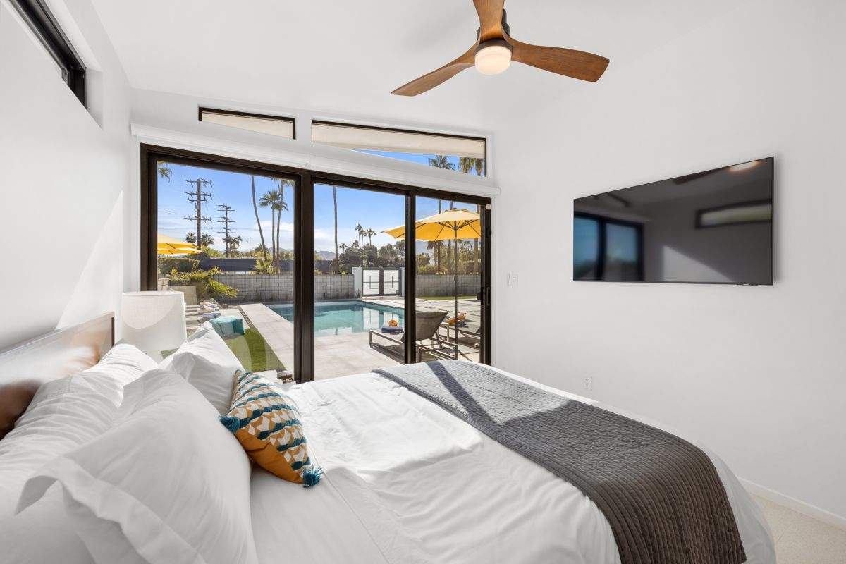 Palm Springs Midcentury Modern Home by One Stop Source