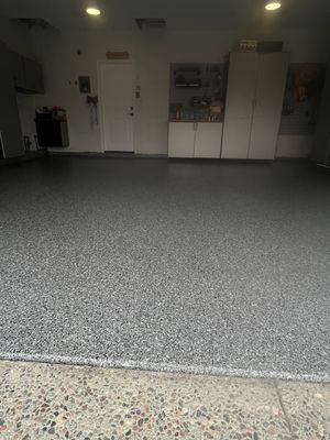 Garage Floor: Vinyl Chip using Midnight