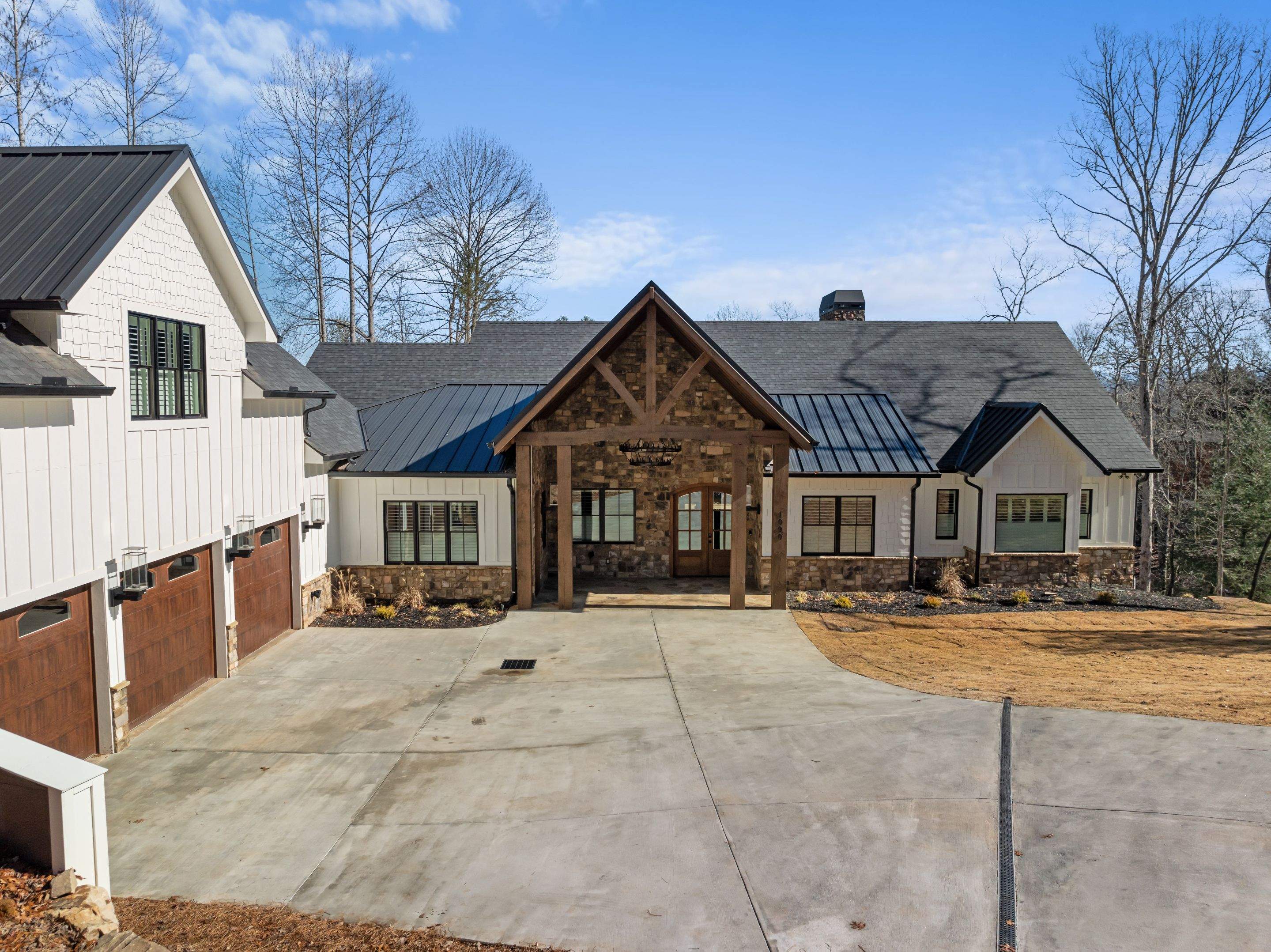 Lake front  by Clay to Custom Construction