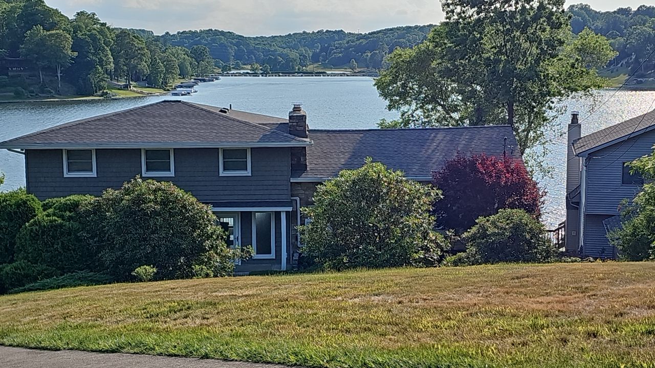 ATLAS PINNACLE HP W/SCOTCHGARD COLOR: WEATHERED WOOD by Eagle Eye Roofing