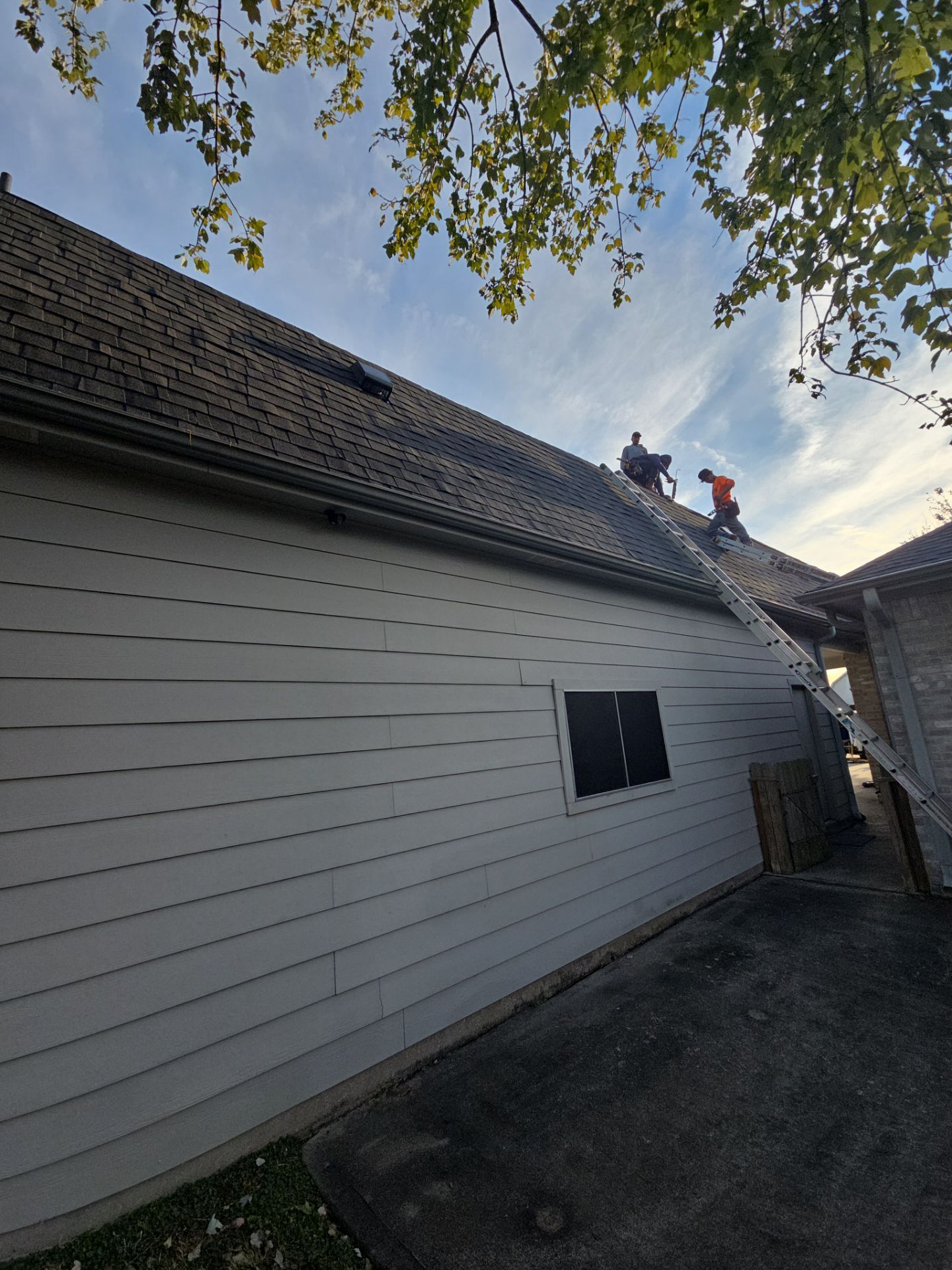 Residential Roof Replacement using OWENS CORNING OAKRIDGE by Elite Roofing LLC