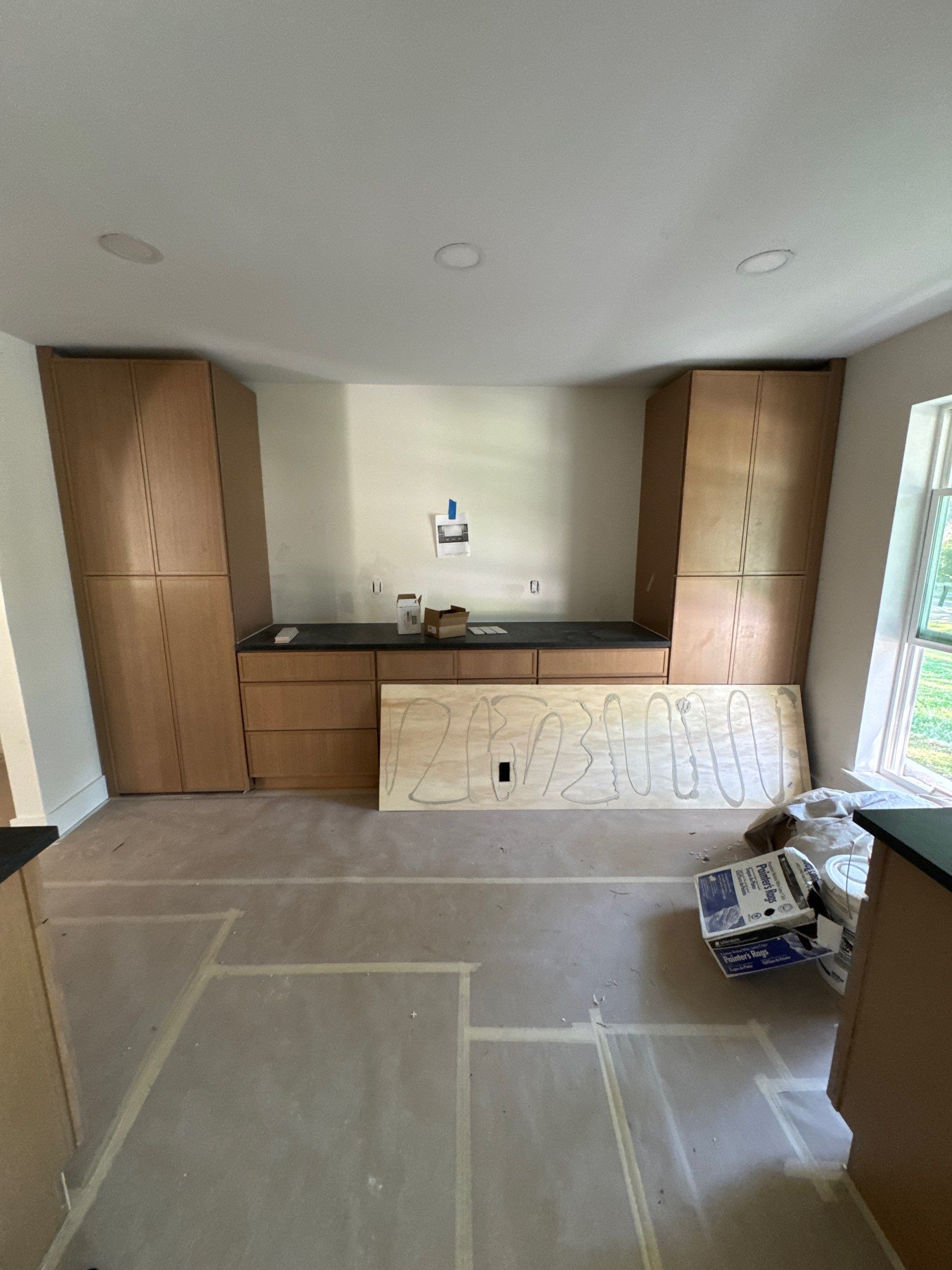 Layout-Loving Kitchen: Premium Cabinets Delivered in 7 Days Flat by Tibi Soli LLC