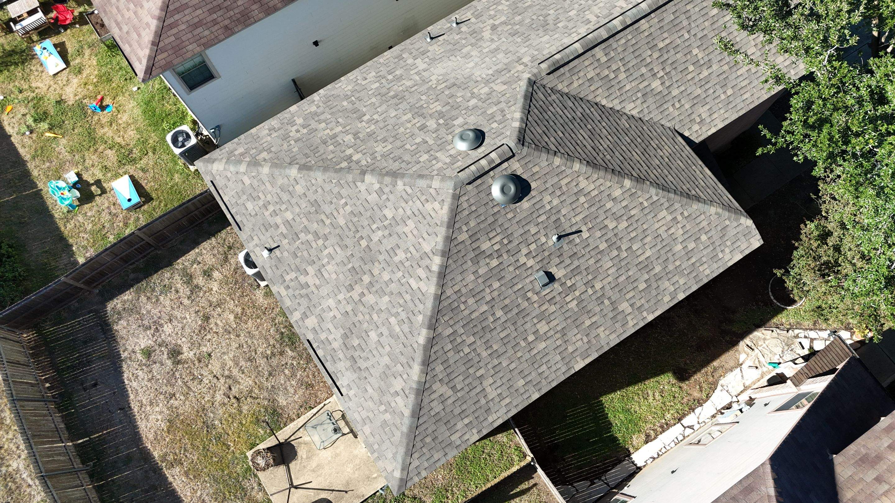 Weathered Wood - Malarkey Vista by RoofsOnly.com