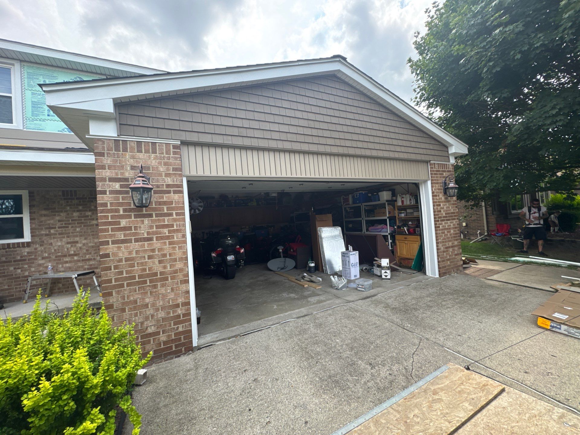 Siding Replacement using Alside S7 Cedar Mill Grain Pebble by 180 Contractors