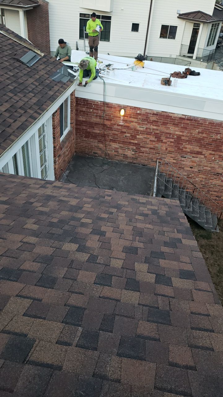 Arlington: CertainTeed Landmark Pro Designer Shingles in Max Def Burnt Sienna by RM Banning, Inc.