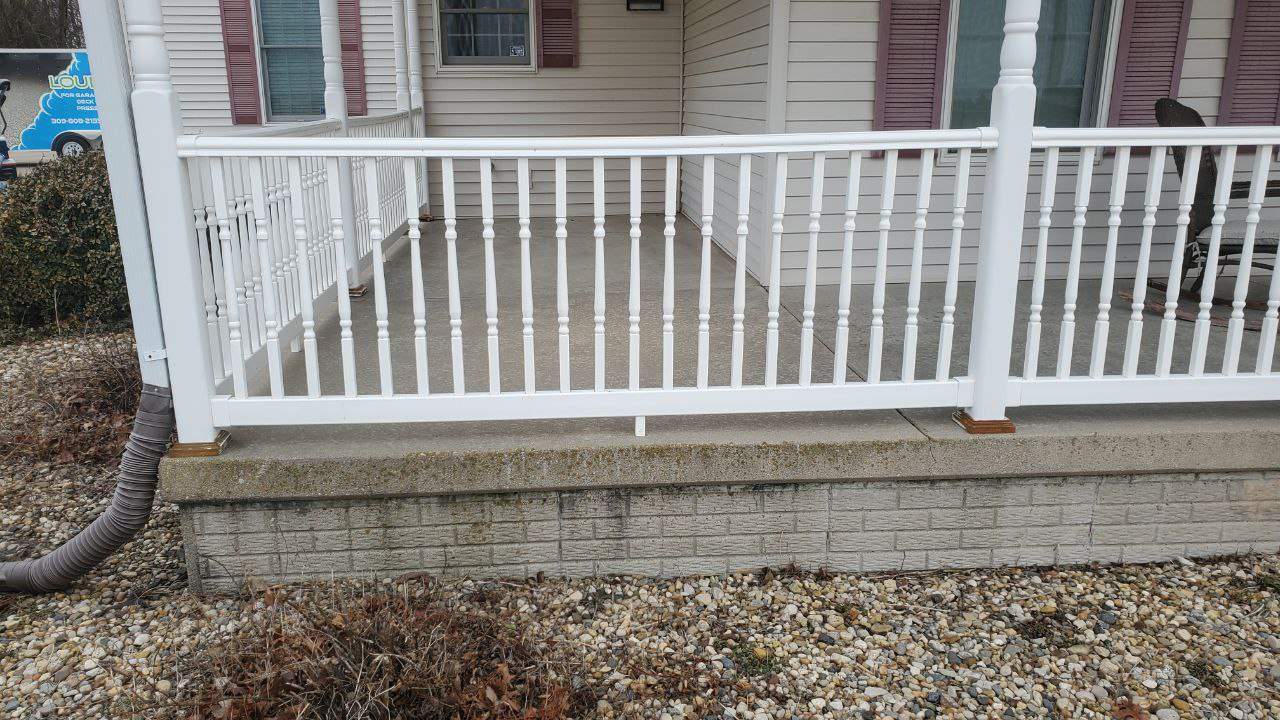 Shoreline Garage, Front Porch, & Back Porch Maroa by Loud Bros