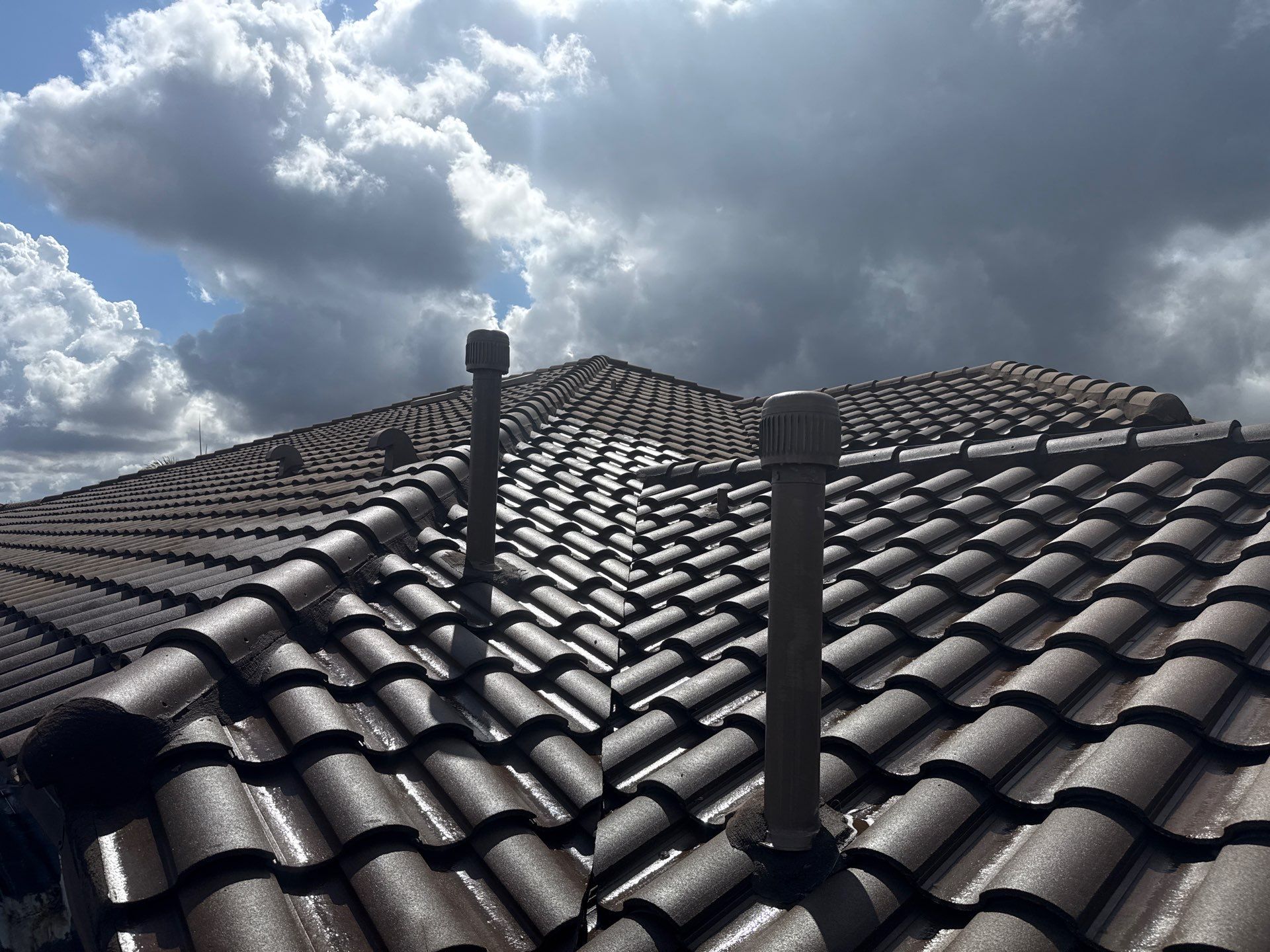 Barrel Tile Roof Cleaning – Lakewood Ranch, FL by Sunshine AquaWash