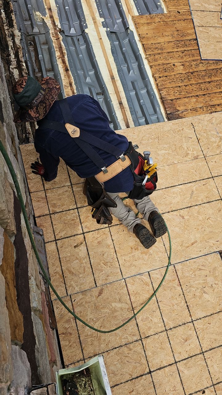 ATLAS PINNACLE HP W/SCOTCHGARD COLOR: WEATHERED WOOD by Eagle Eye Roofing