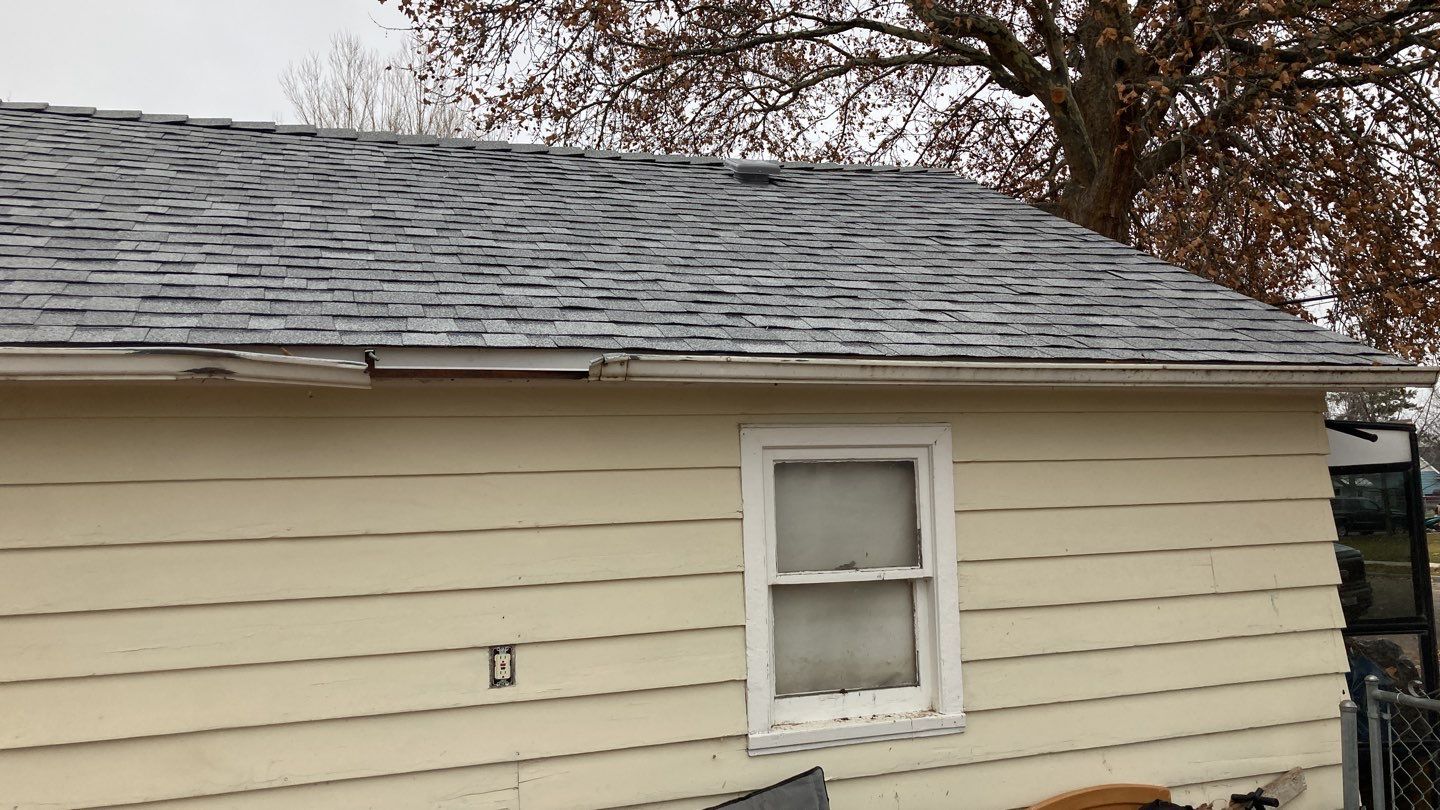 Investor Rental Home gets a new Owens Corning Oakridge roof in Sierra Grey by ID Roofing LLC
