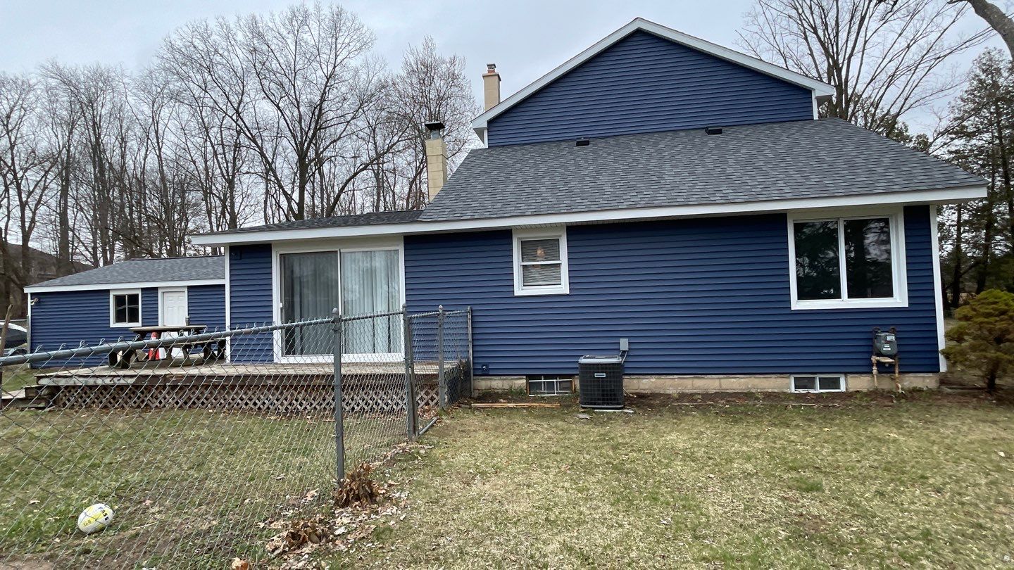 Siding Replacement using CertainTeed Restoration Classis D4 by 180 Contractors
