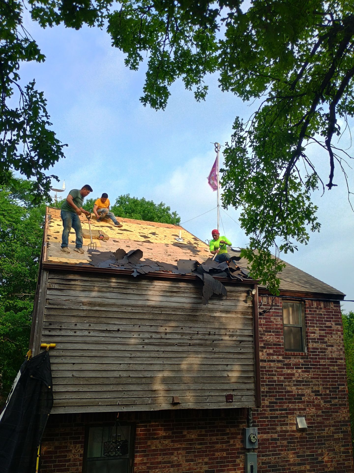 Roof Replacement for Multi-Level Home in Sulphur, Oklahoma by BANA Roofing and Solar Supply