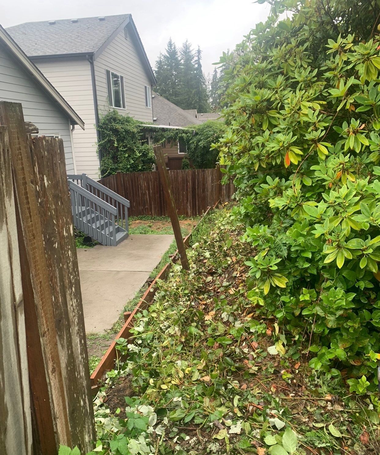 Jireh Outdoor Projects | Retaining Wall & Fence Build by Jireh Asphalt & Concrete Inc 