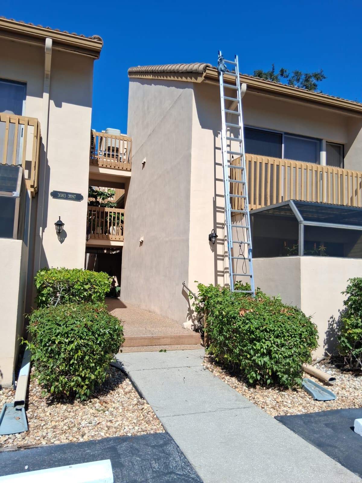 Gutter Cleaning Service in Sarasota FL by Gutter Professors