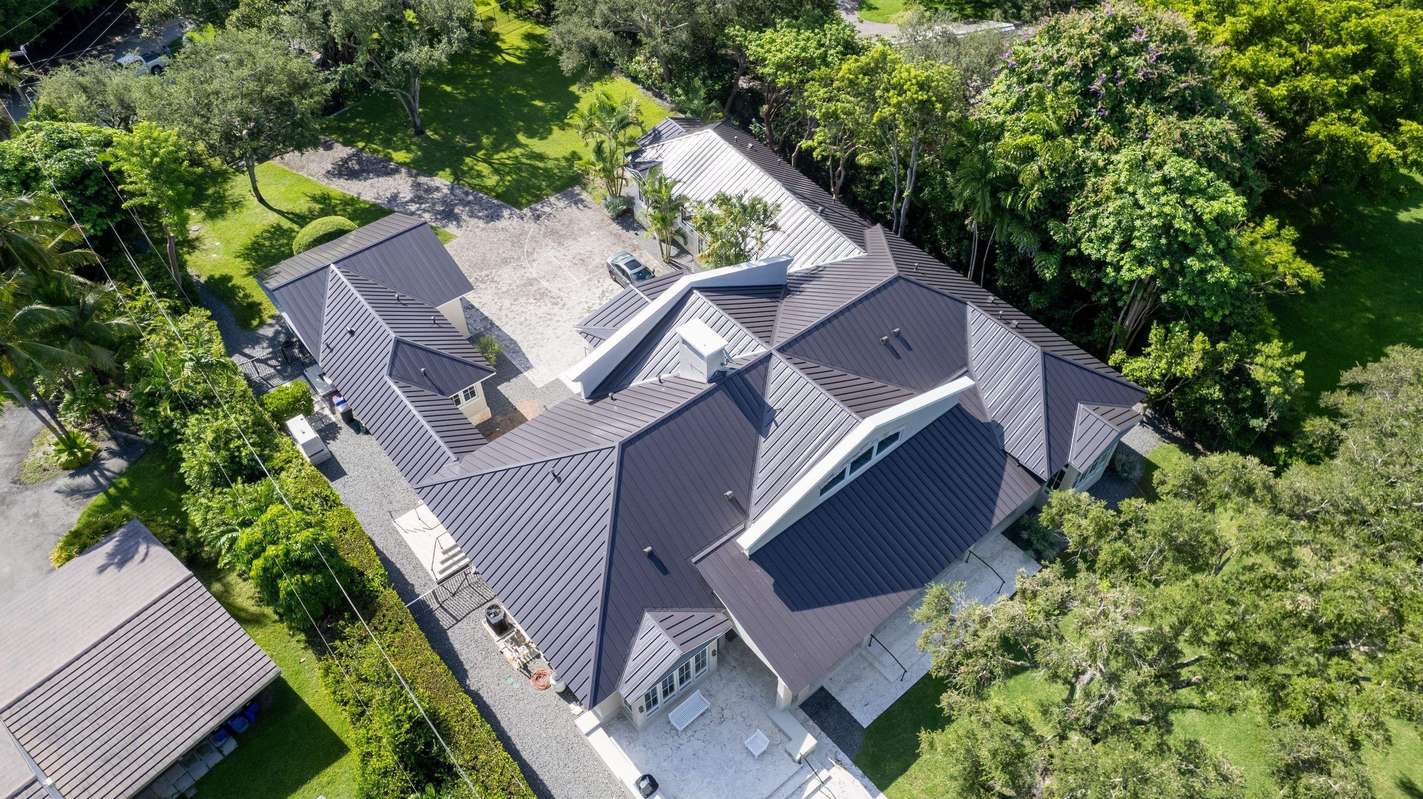 Metal Roof - Galvalume - Dark Bronze by Istueta Roofing