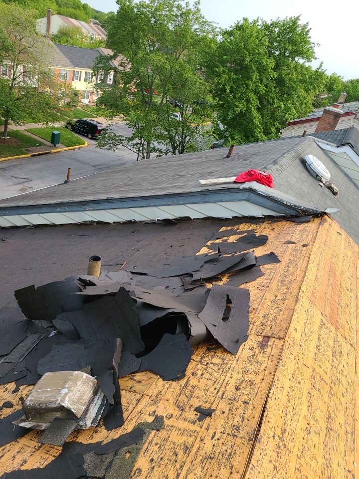 Alexandria - Certainteed Landmark Weathered Wood Shingles by RM Banning, Inc.