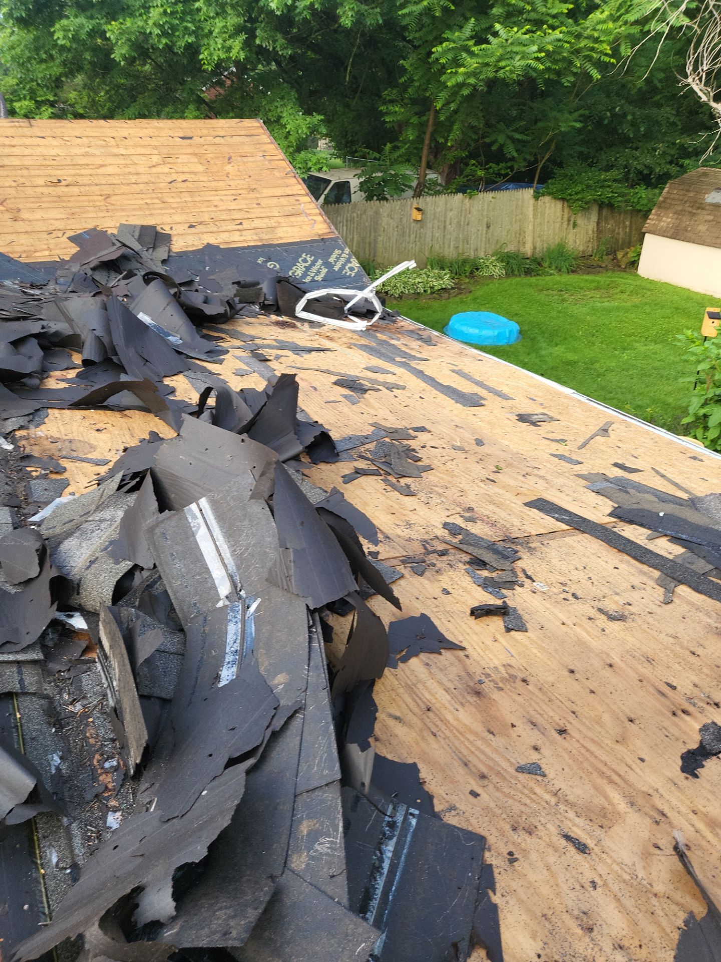 Atlas Pinnacle, Color, Oyster Shell, Drip Edge, Color, White by Eagle Eye Roofing