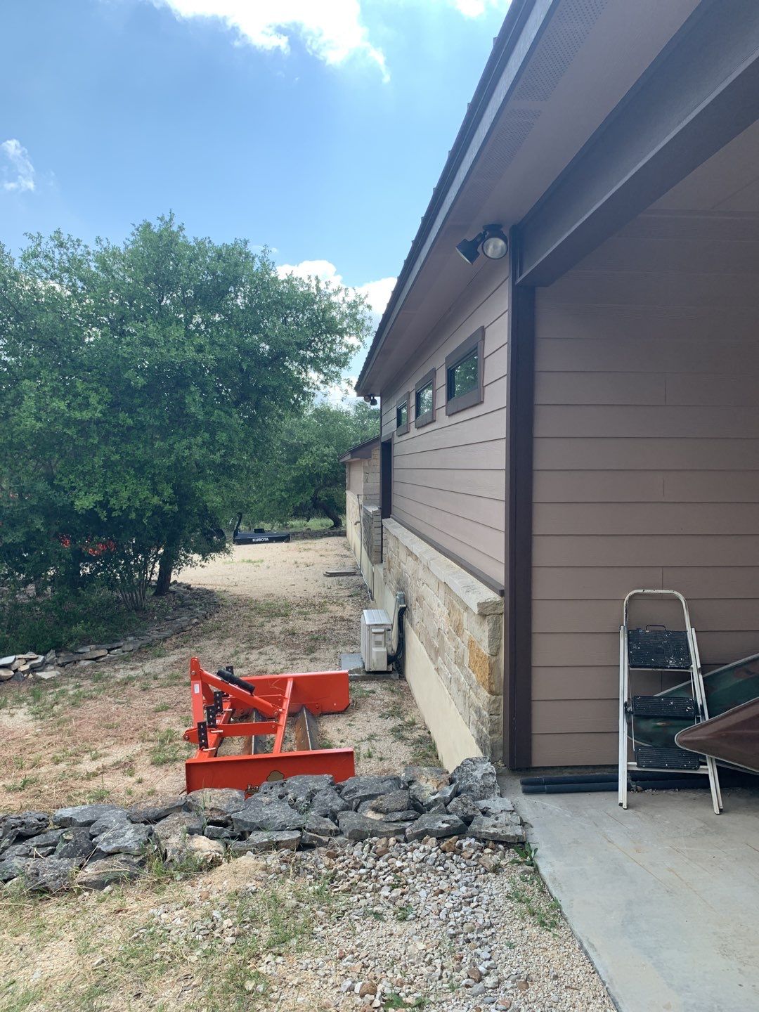 10000 gallons with a view! by Hill Country Rain Water