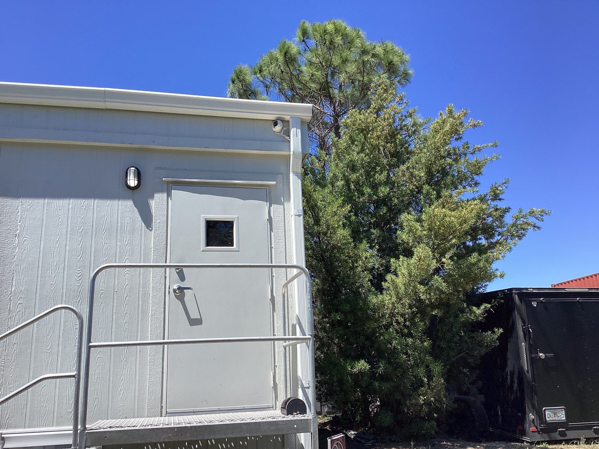 Commercial Gutters using Seamless Aluminum Gutters in Palmetto FL by Gutter Professors