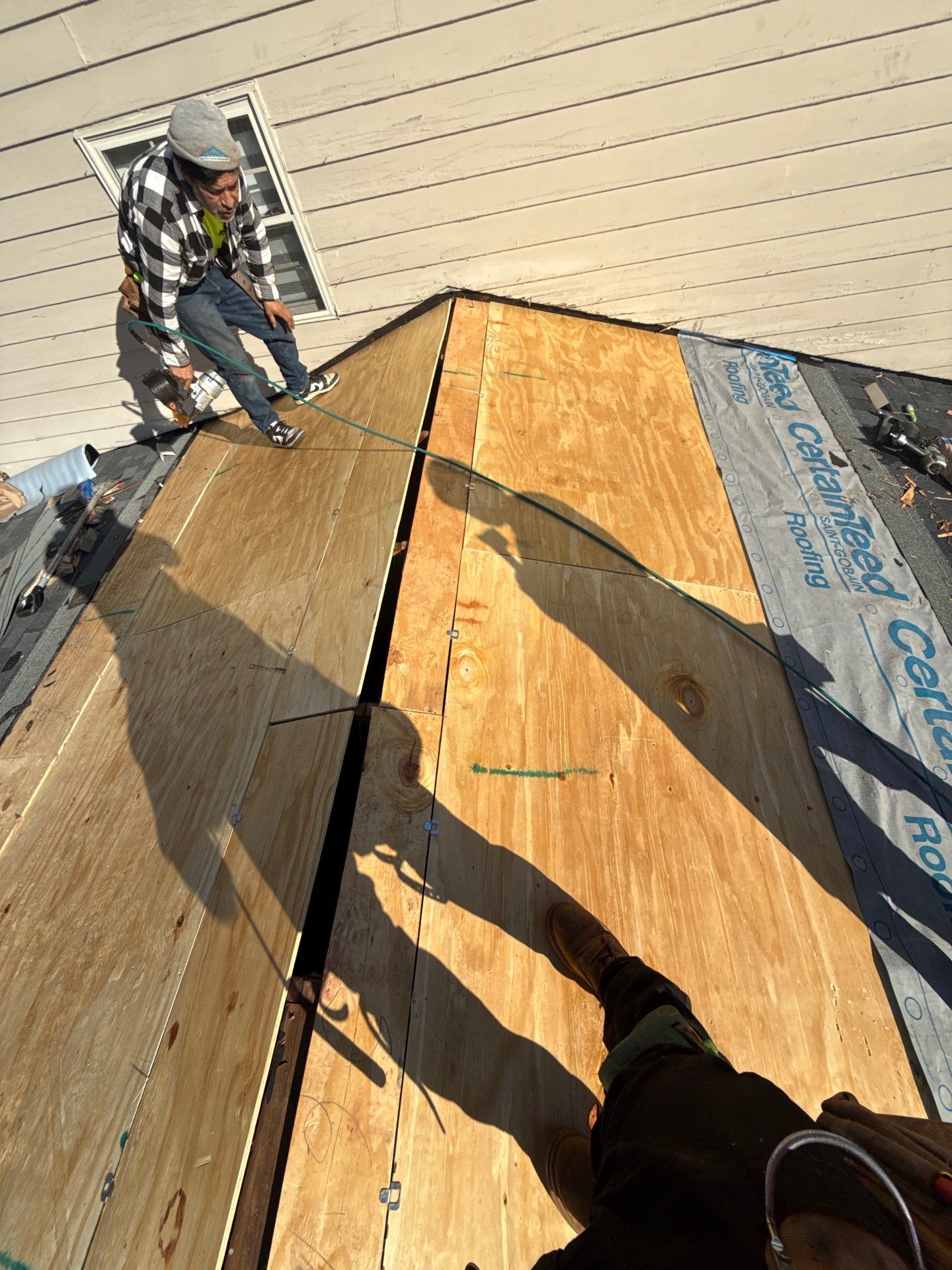 Springfield : Residential Roof Replacement with CertainTeed Landmark Pro in Max Moire Black  by RM Banning, Inc.