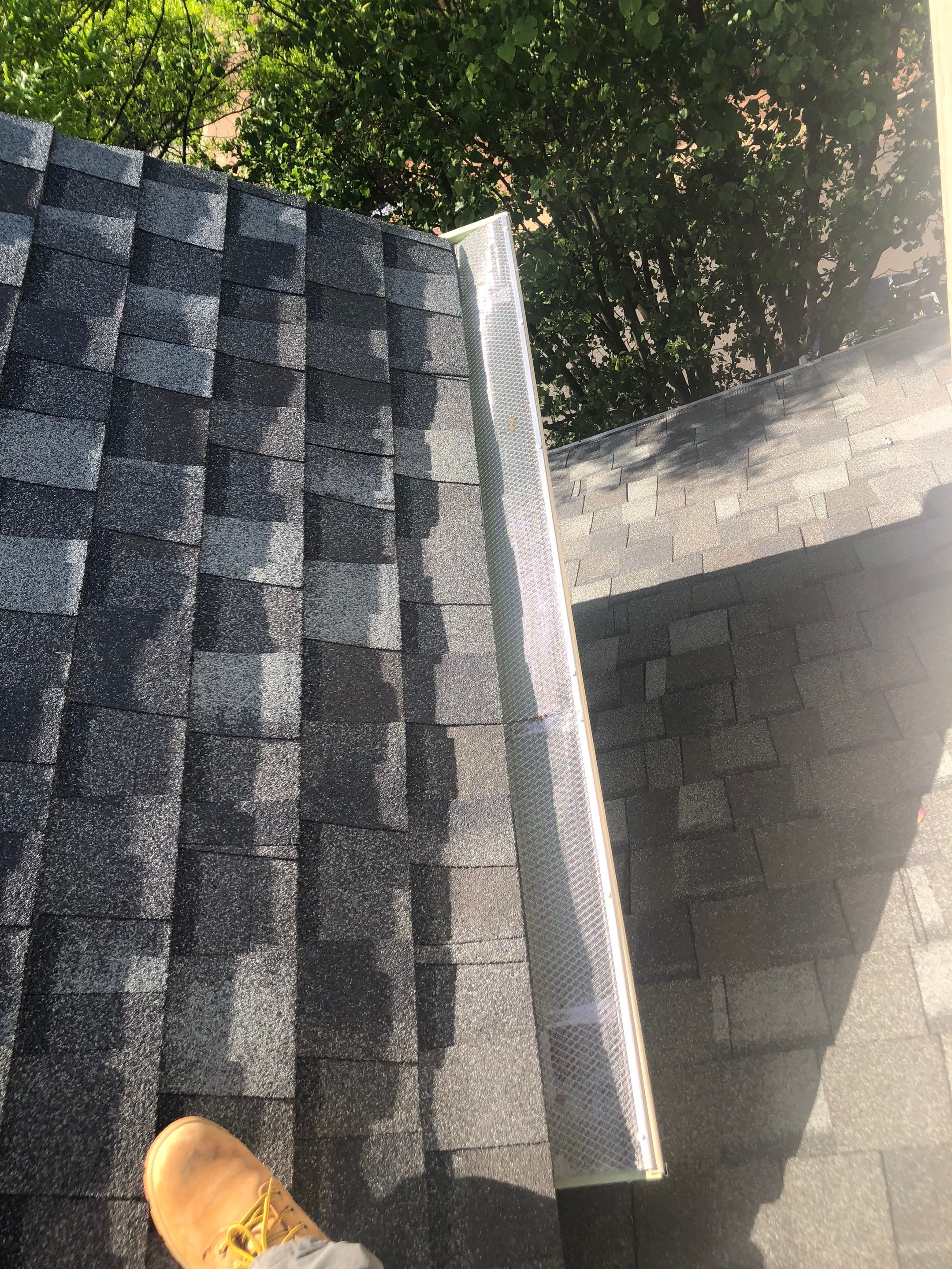 Alexandria: CertainTeed Landmark Pro Designer Shingles in Max Def Georgetown Gray by RM Banning, Inc.