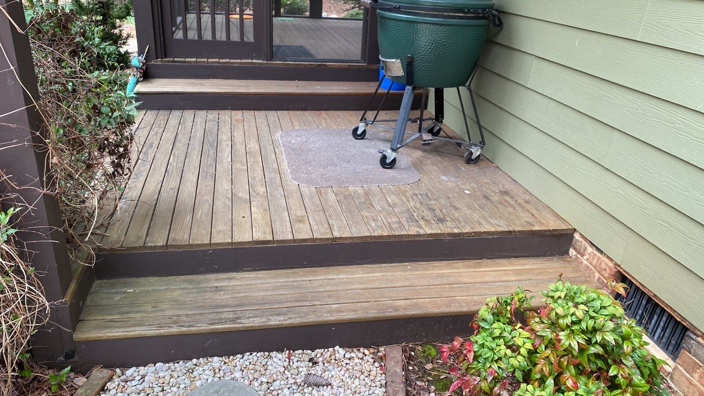 Coated Deck using Wood Sealant by DuraSeal