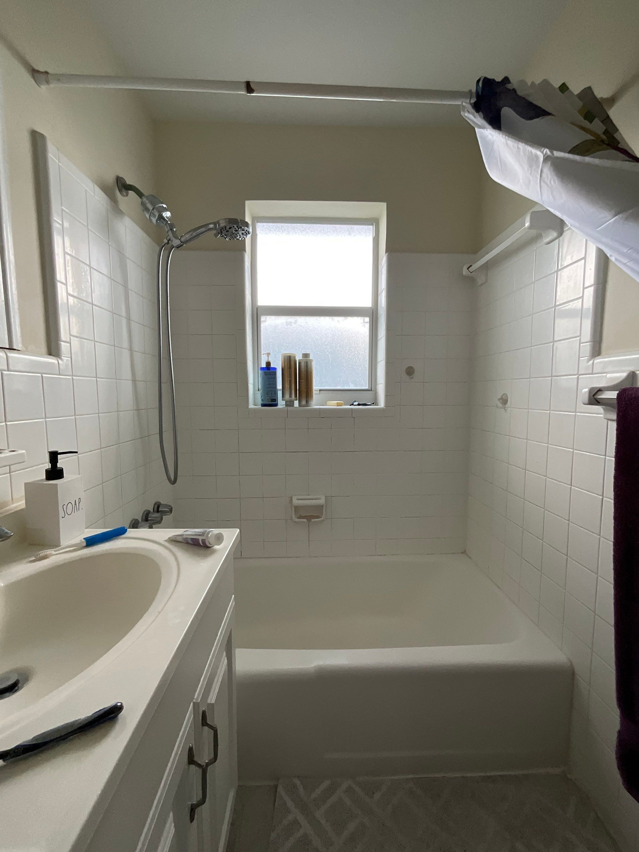 Guest Bathroom - Delray Beach by Hevi Tile