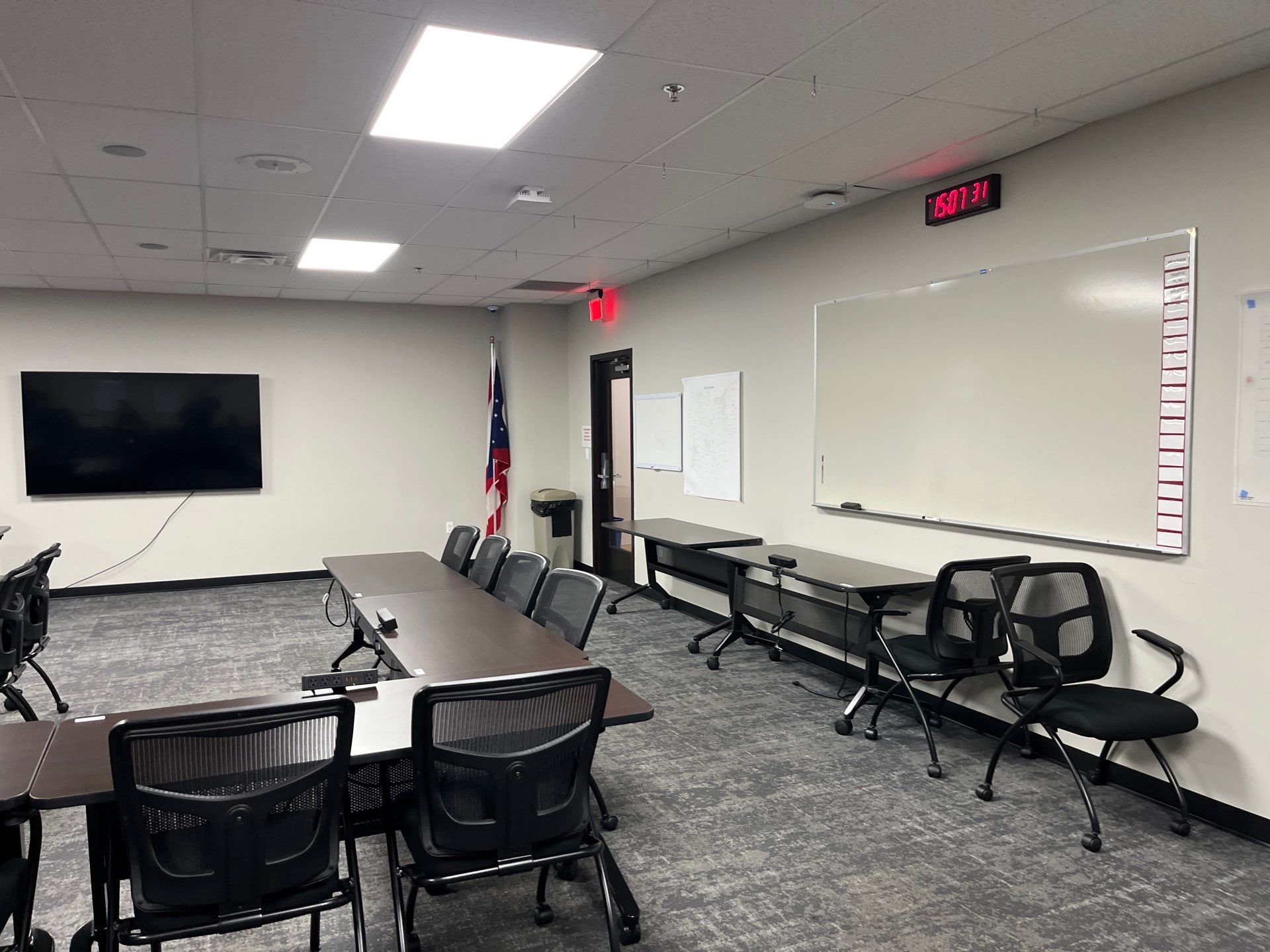 Advanced Commercial AV System Integration for Warren County EOC by Techkinect