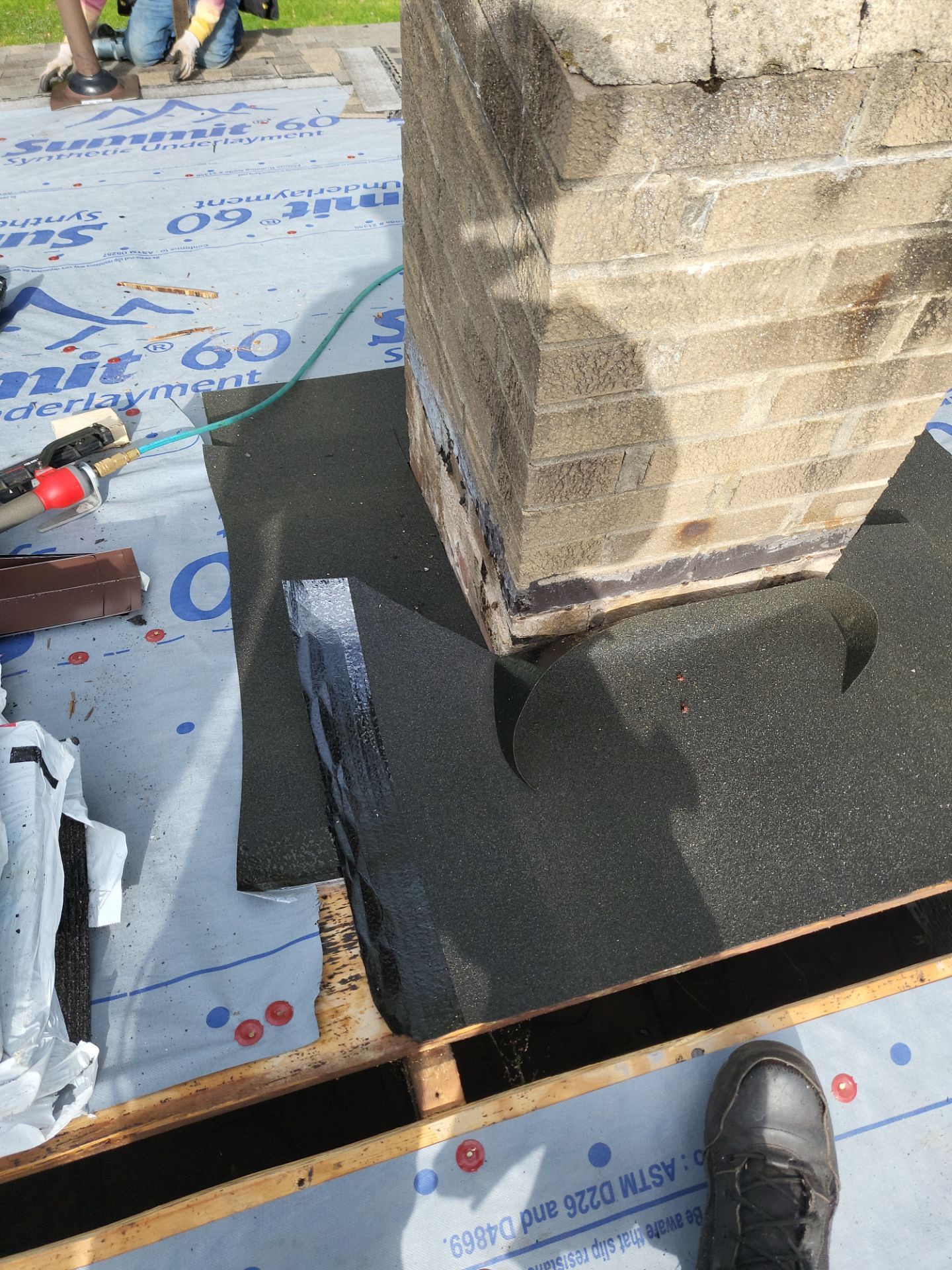 Atlas Pinnacle, Color, Weathered Shadow, Drip Edge, Color, Royal Brown by Eagle Eye Roofing