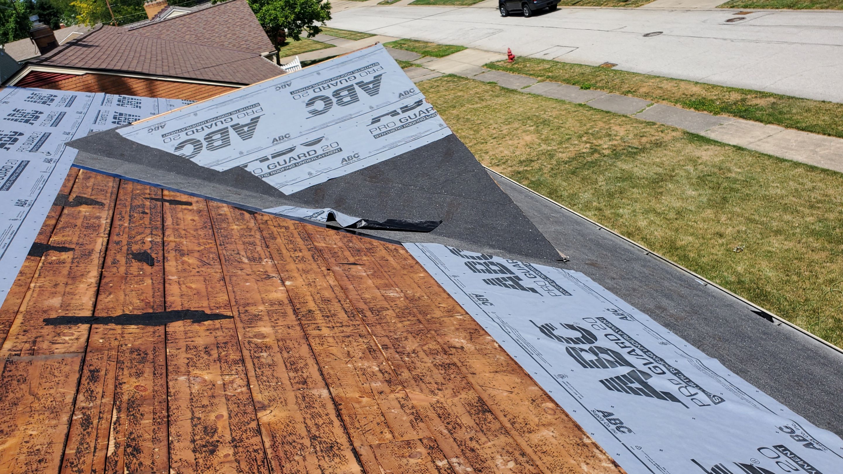 Residential Roofing Installation using Ownens Corning Duration Brownwood by Absolute Roofing and Construction