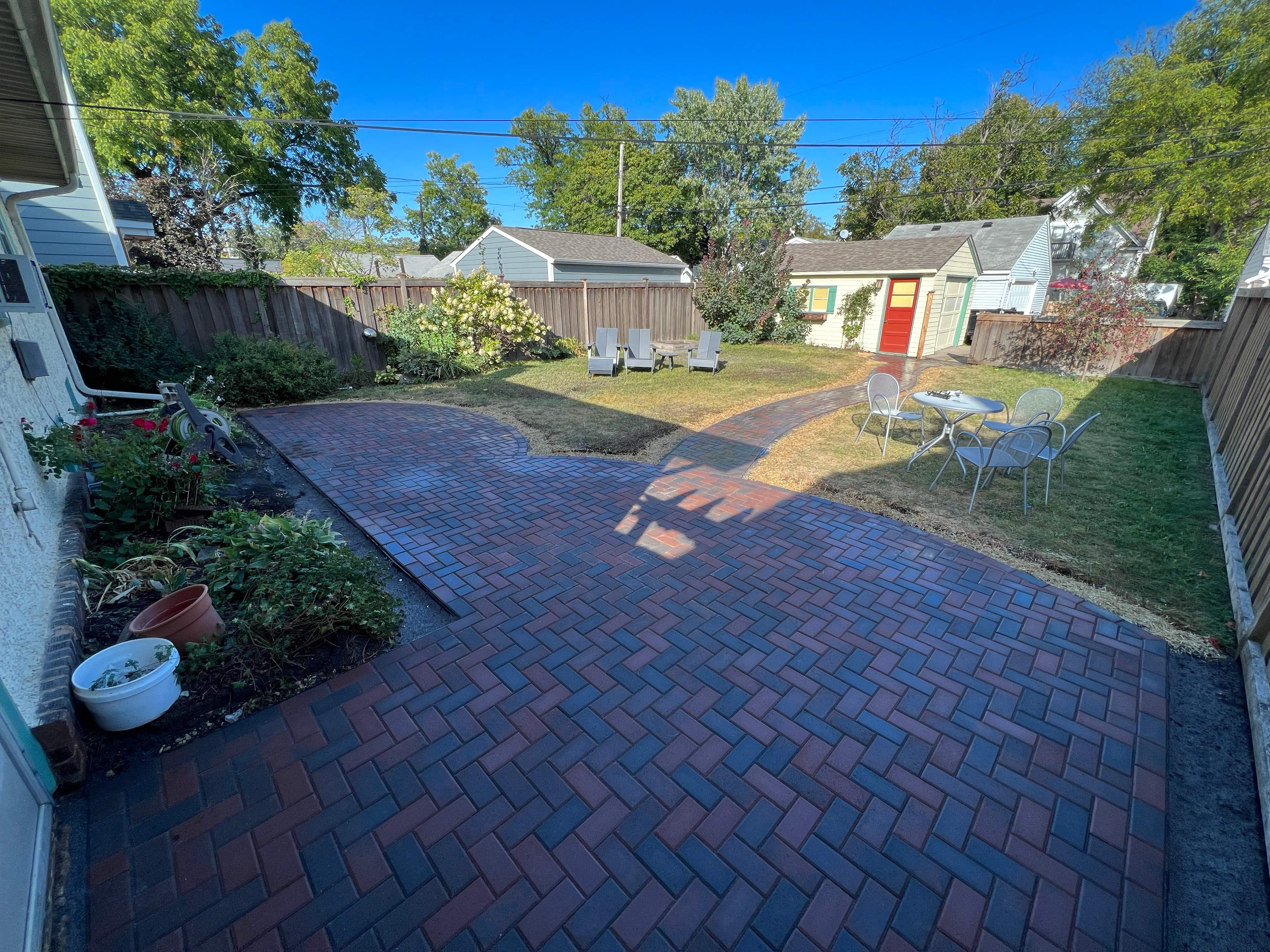 Patio & Walkway by Sota landscaping