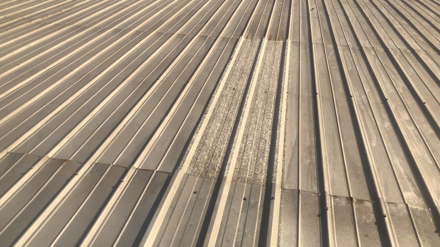 MR Roofing system using Conklin Benchmark/PUMA XL fabric and coating by Straight Edge Roofing Inc