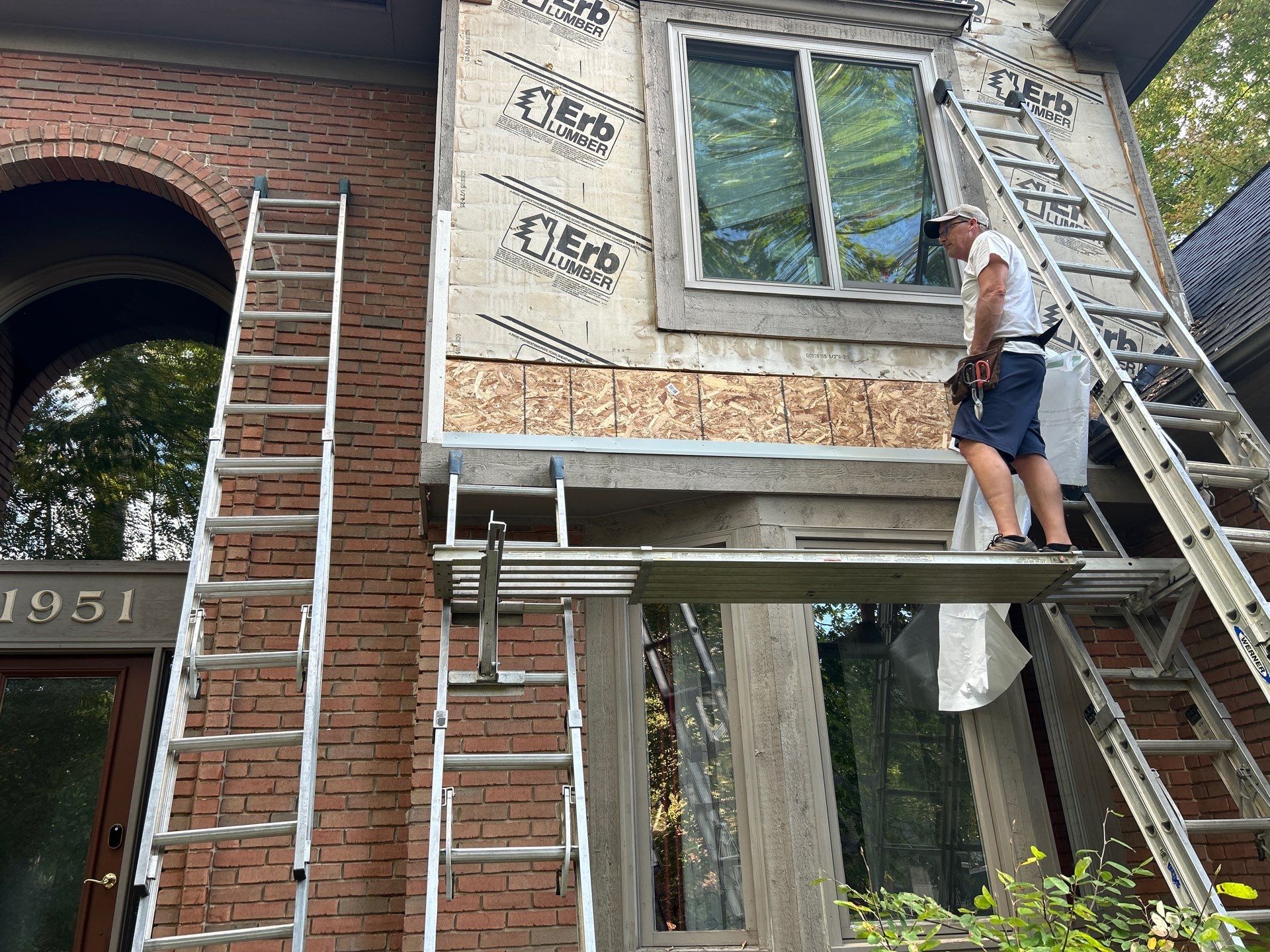 Siding Replacement using Alside S7 Cedar Mill Grain Cape Cod Grey by 180 Contractors