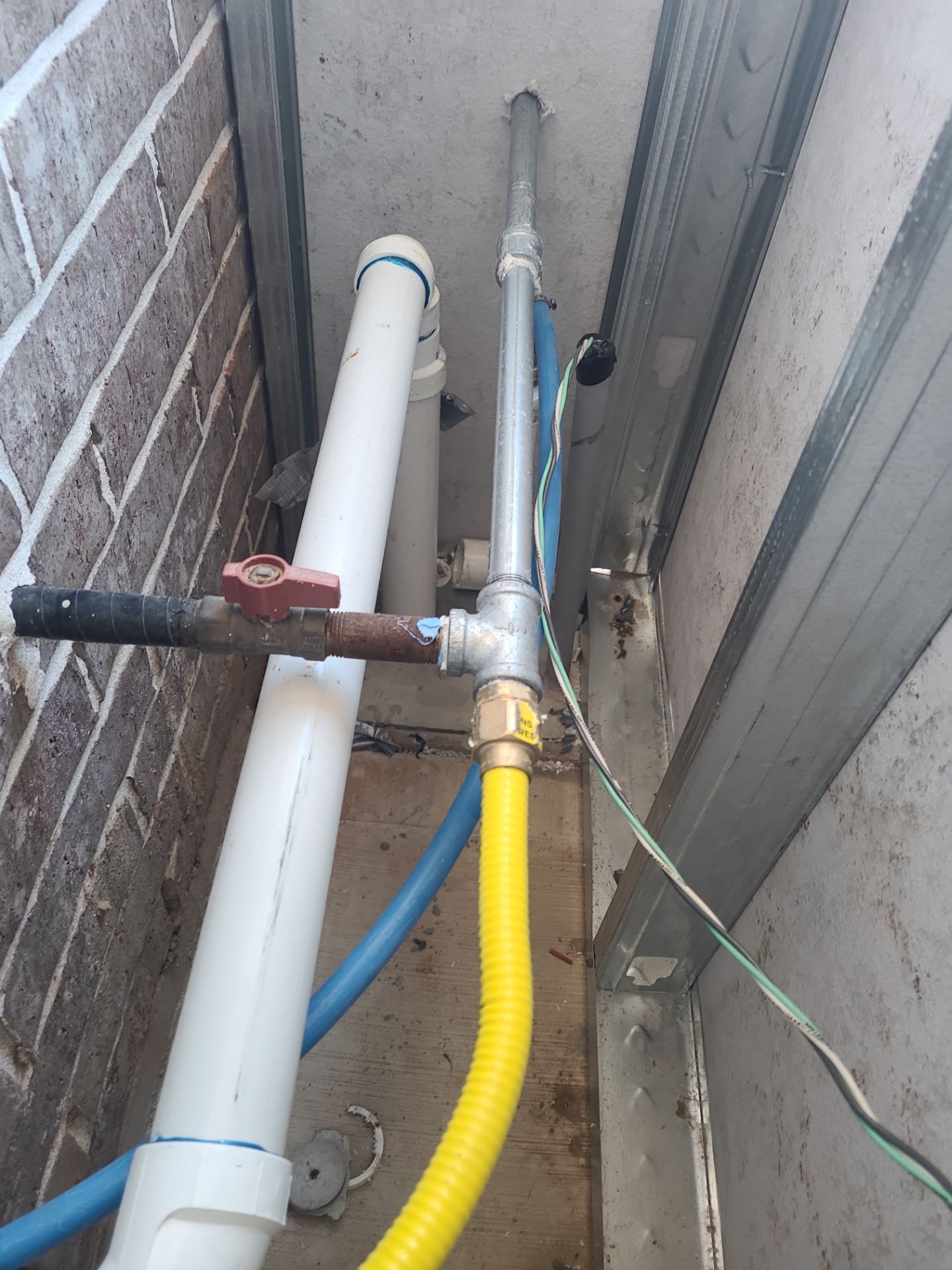 Summer Kitchen in Fulshear by SophAlx LLC