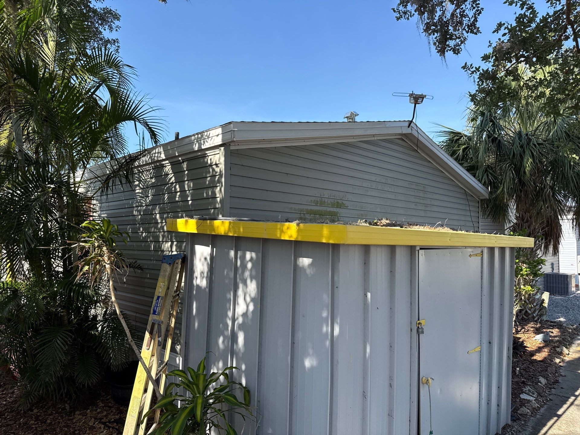 Mobile Home House Wash & Screened Porch Cleaning | Fisherman’s Cove RV Park | Terra Ceia, FL by Sunshine AquaWash