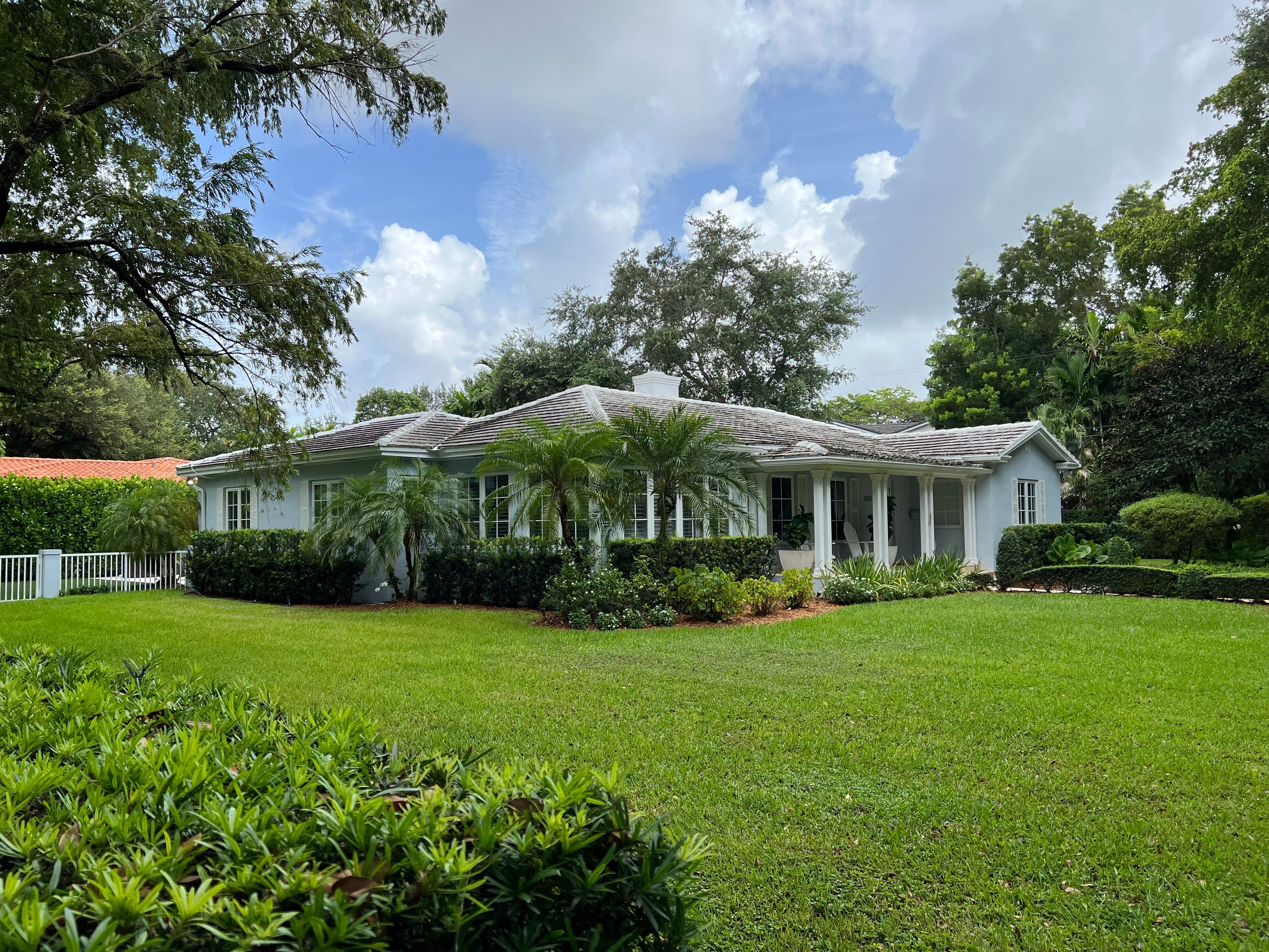 Metal Roof - Galvalume - Ash Gray by Istueta Roofing