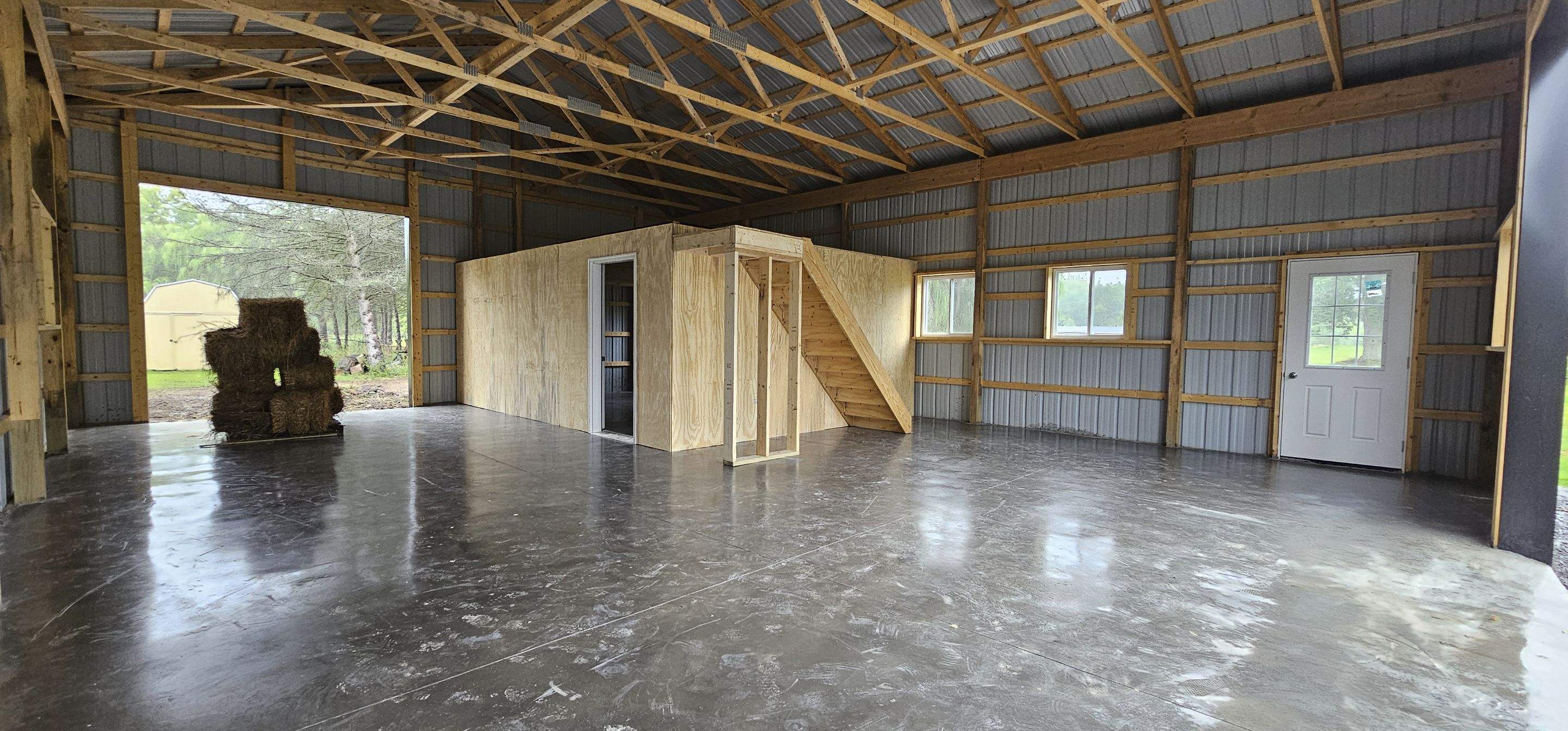 Polebarn  by Horst Custom Homes 