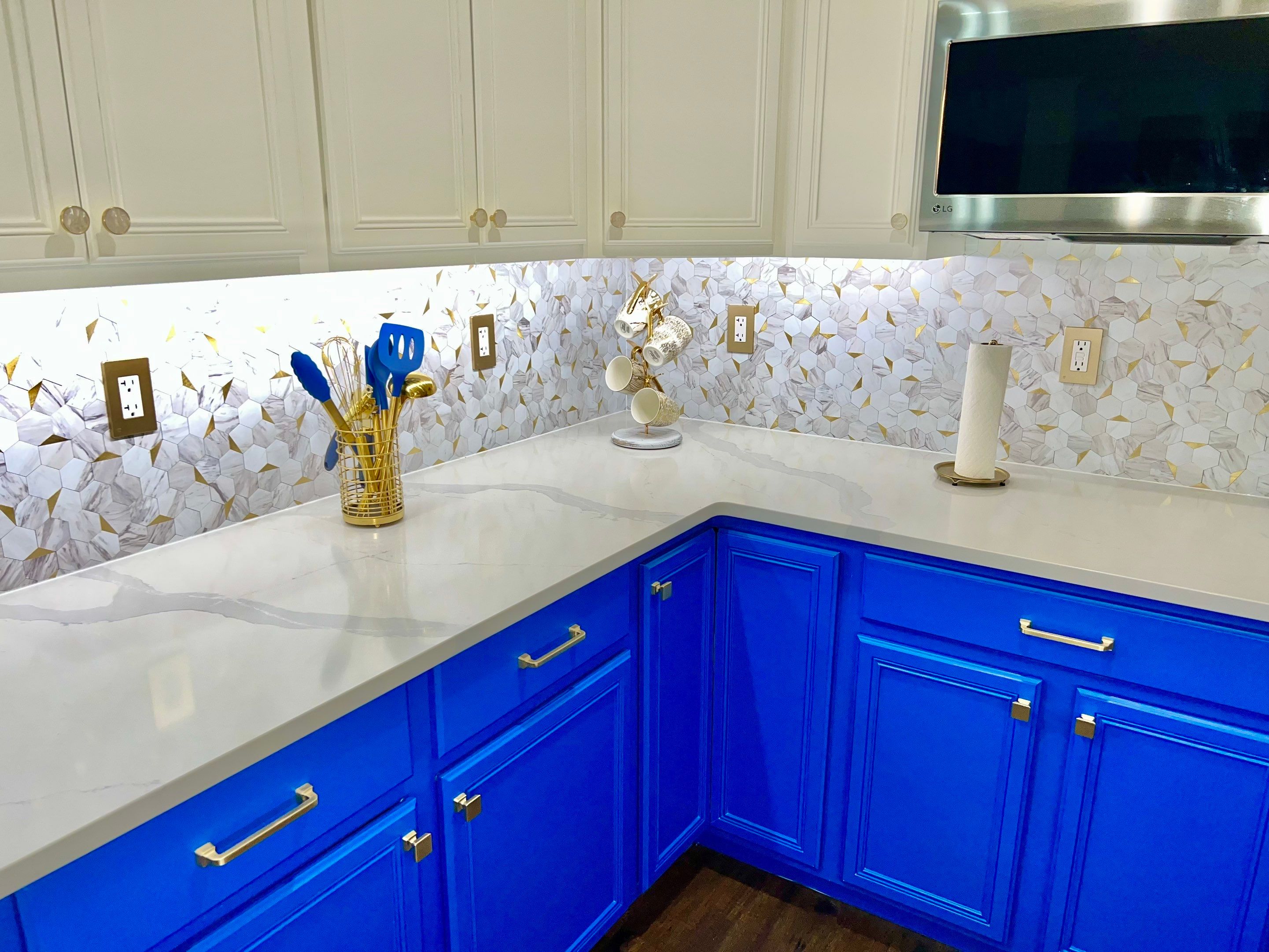 Kitchen Cabinet Painting by GLSpainters