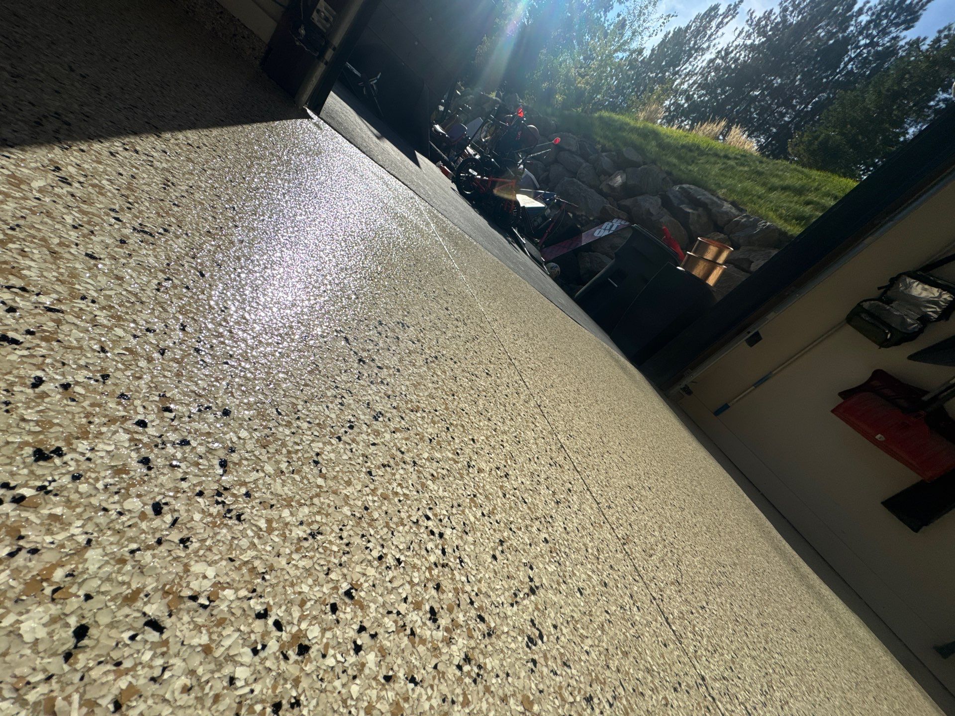 Driftwood Flake Garage Floor Transformation in Coeur d'Alene by Croc Coatings, LLC