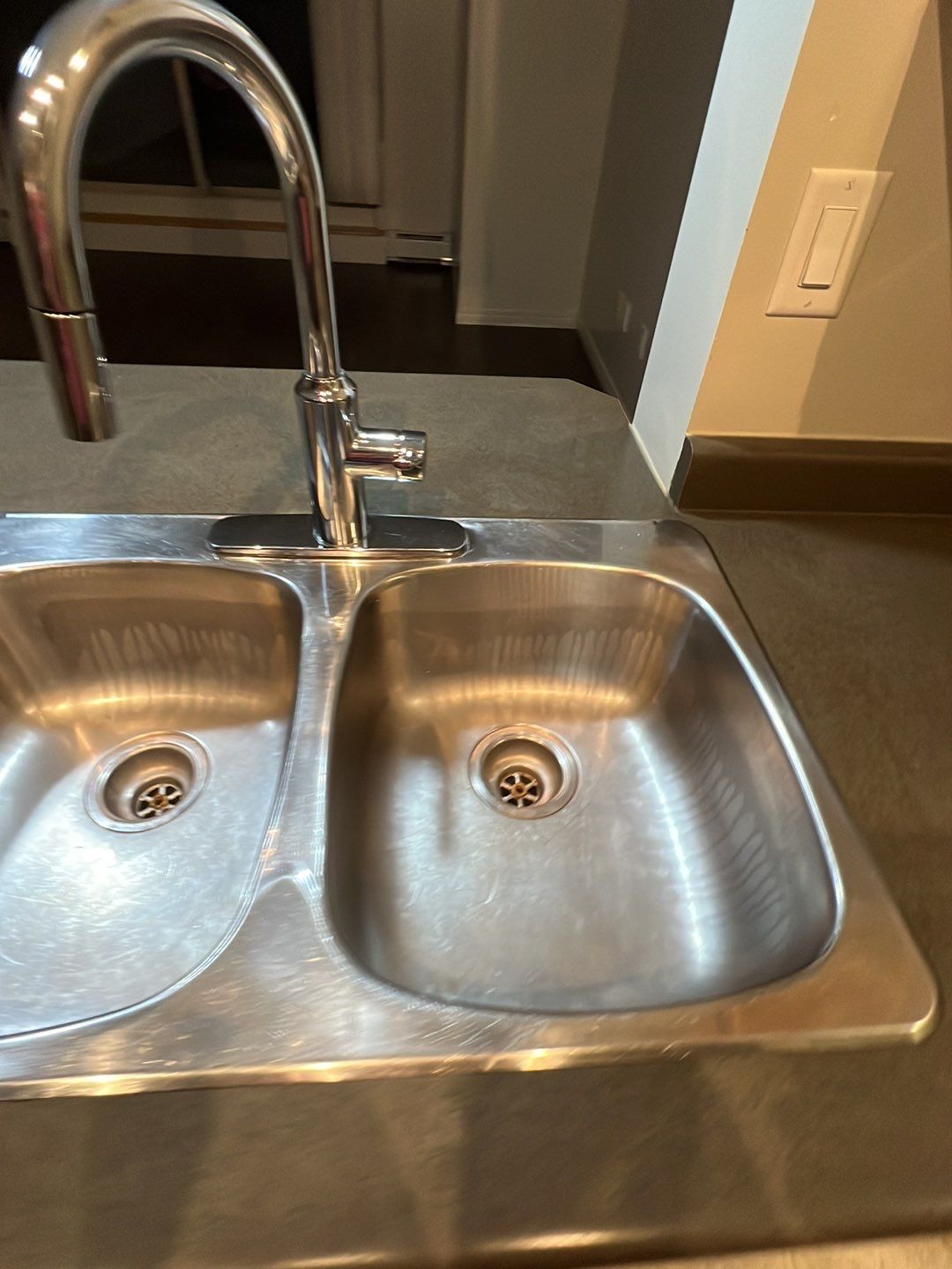 Moveout Clean - Very dirty by Tidyups Cleaning Service Inc