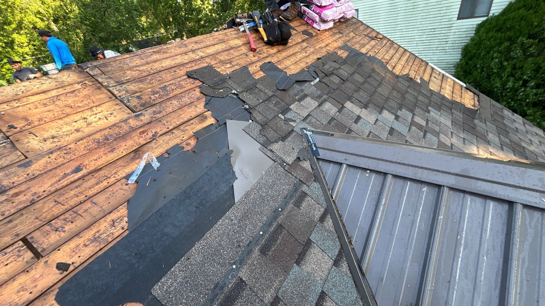 Roof Replacement using Owens Corning Peppercorn by 180 Contractors