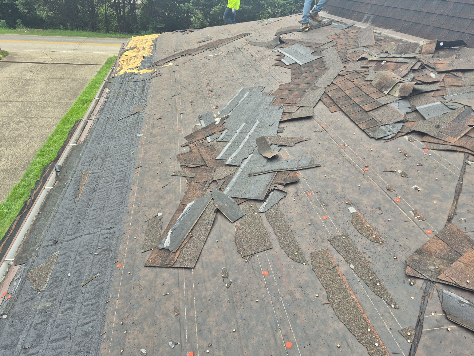 Unique Single Roof Replacement in Charleston WV – IKO Dynasty High-Performance Shingles by Mr. Roofer