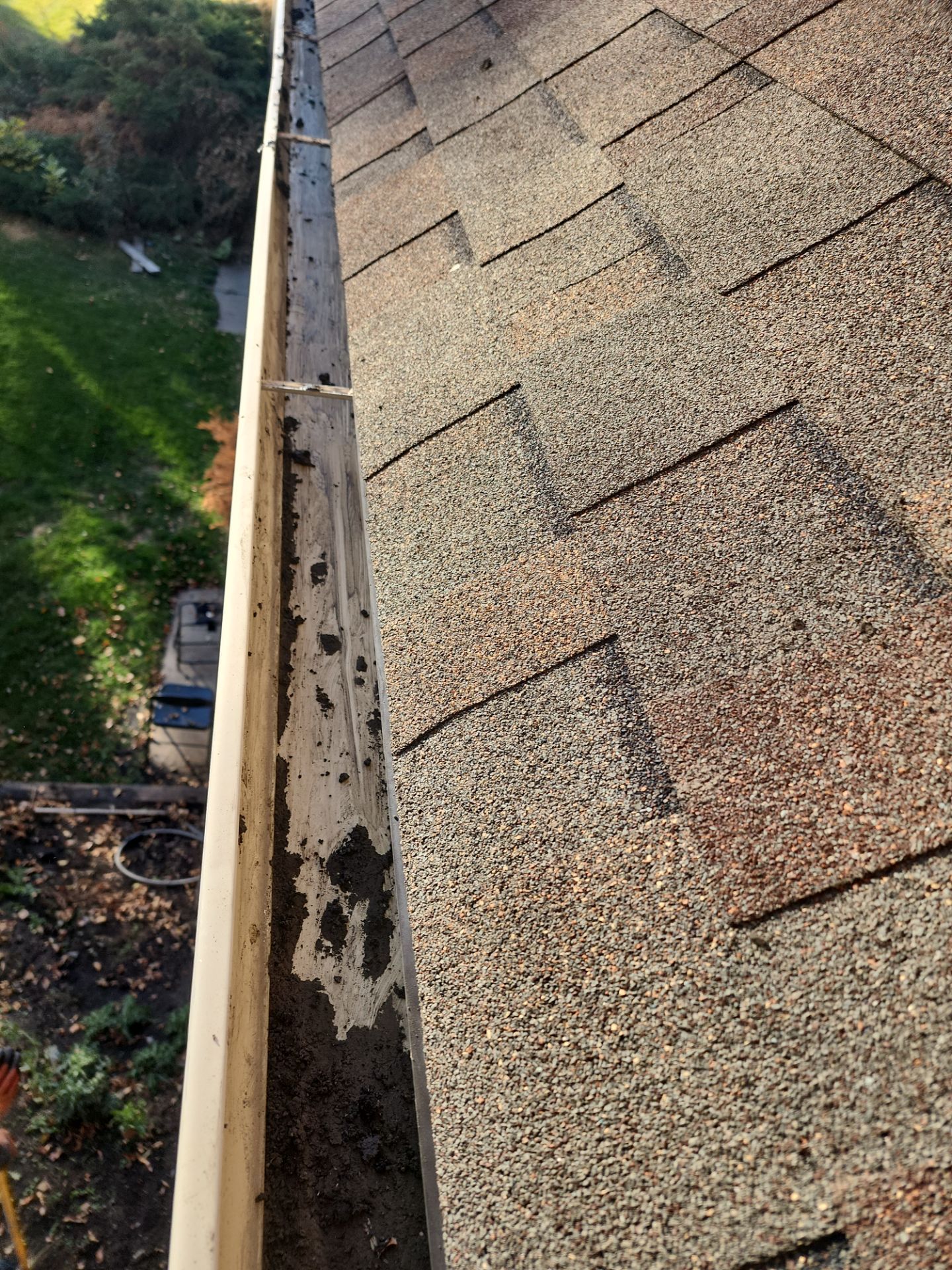 Commercial gutter cleaning Missoula, MT after photo with clean gutters