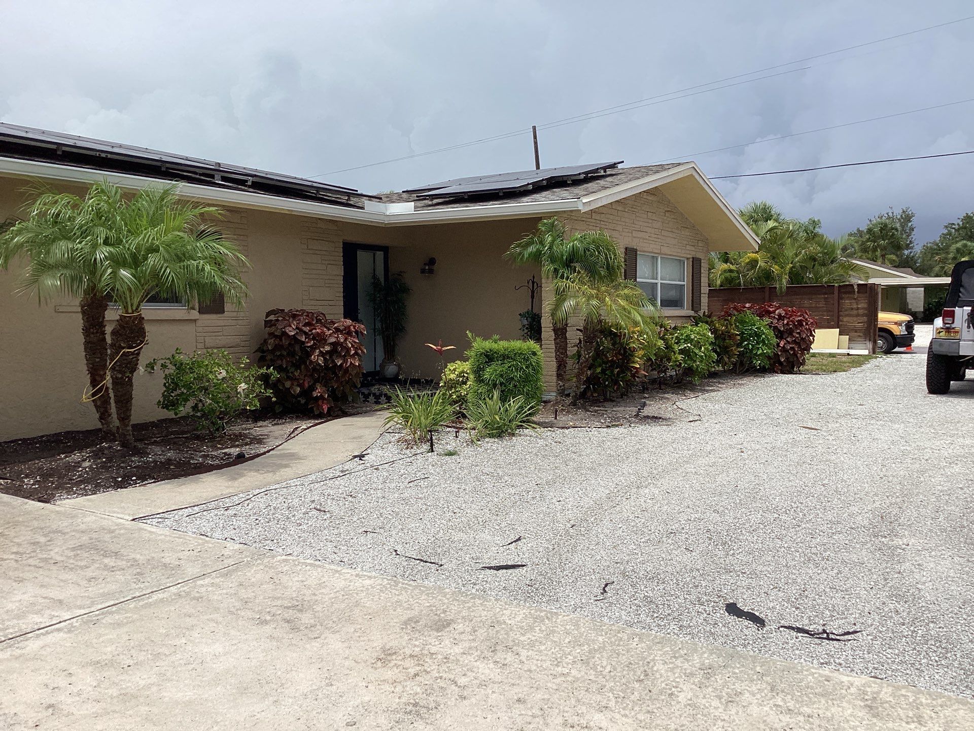 6-Inch Seamless Gutter Installation in Sarasota FL by Gutter Professor by Gutter Professors