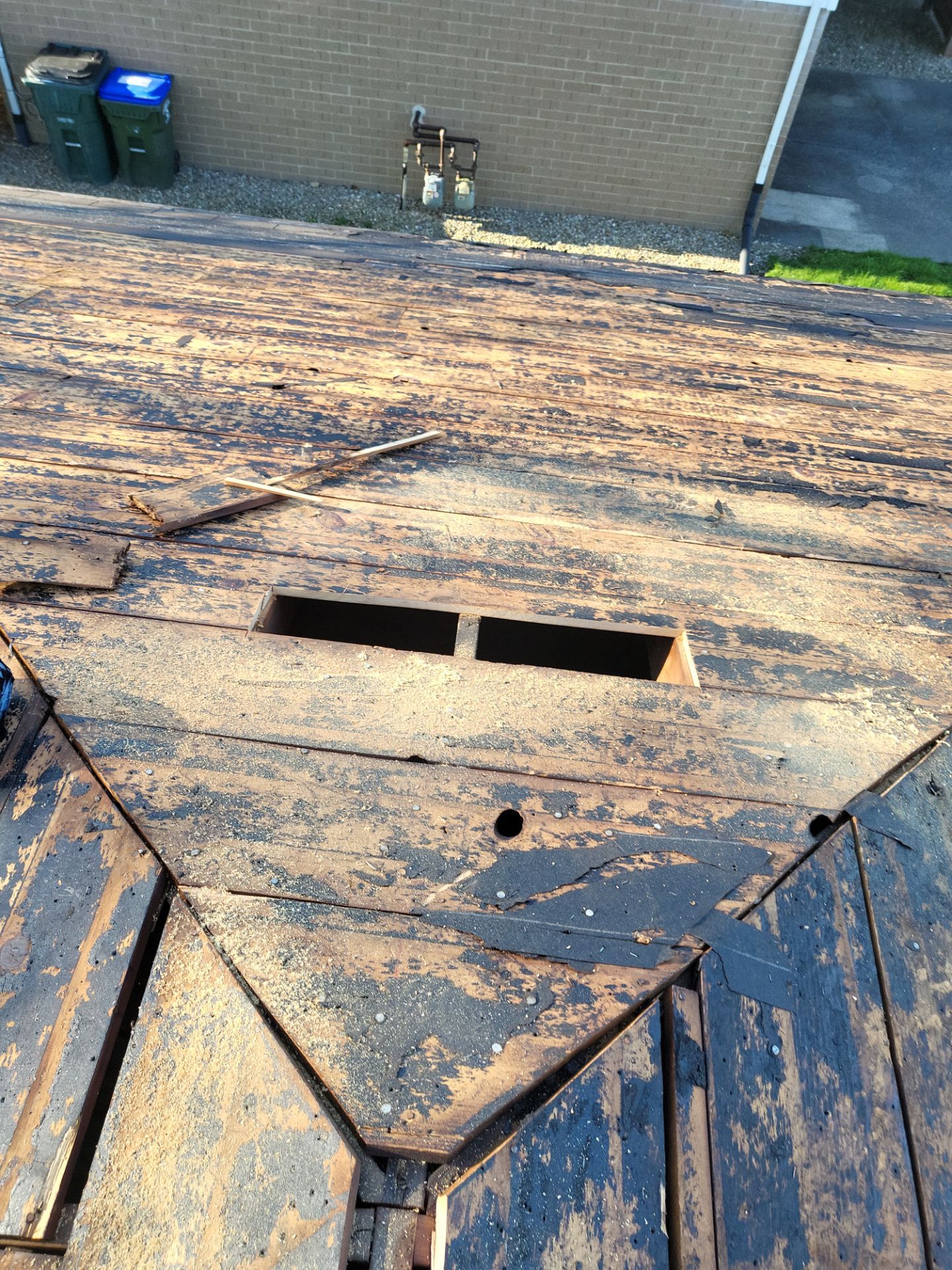 Atlas Pinnacle, Color, Weathered Wood, Drip Edge, Royal Brown by Eagle Eye Roofing