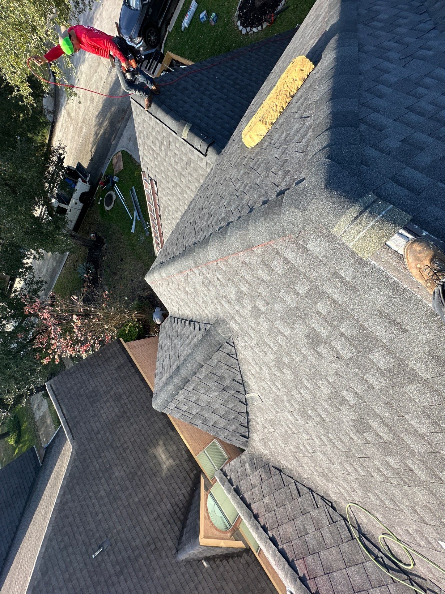 GAF HDZ CHARCOAL W/ PREMIUM RIDGE Z by Motion Roofing