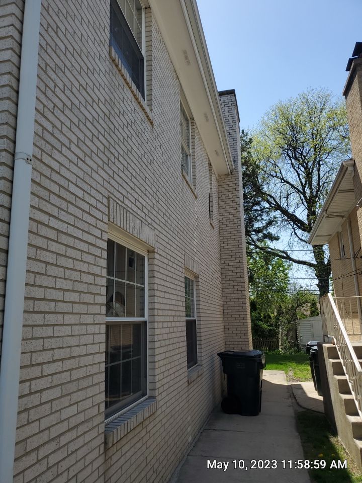 Lincolnwood, IL house washing, and patios by Northern Power Washing LLC.