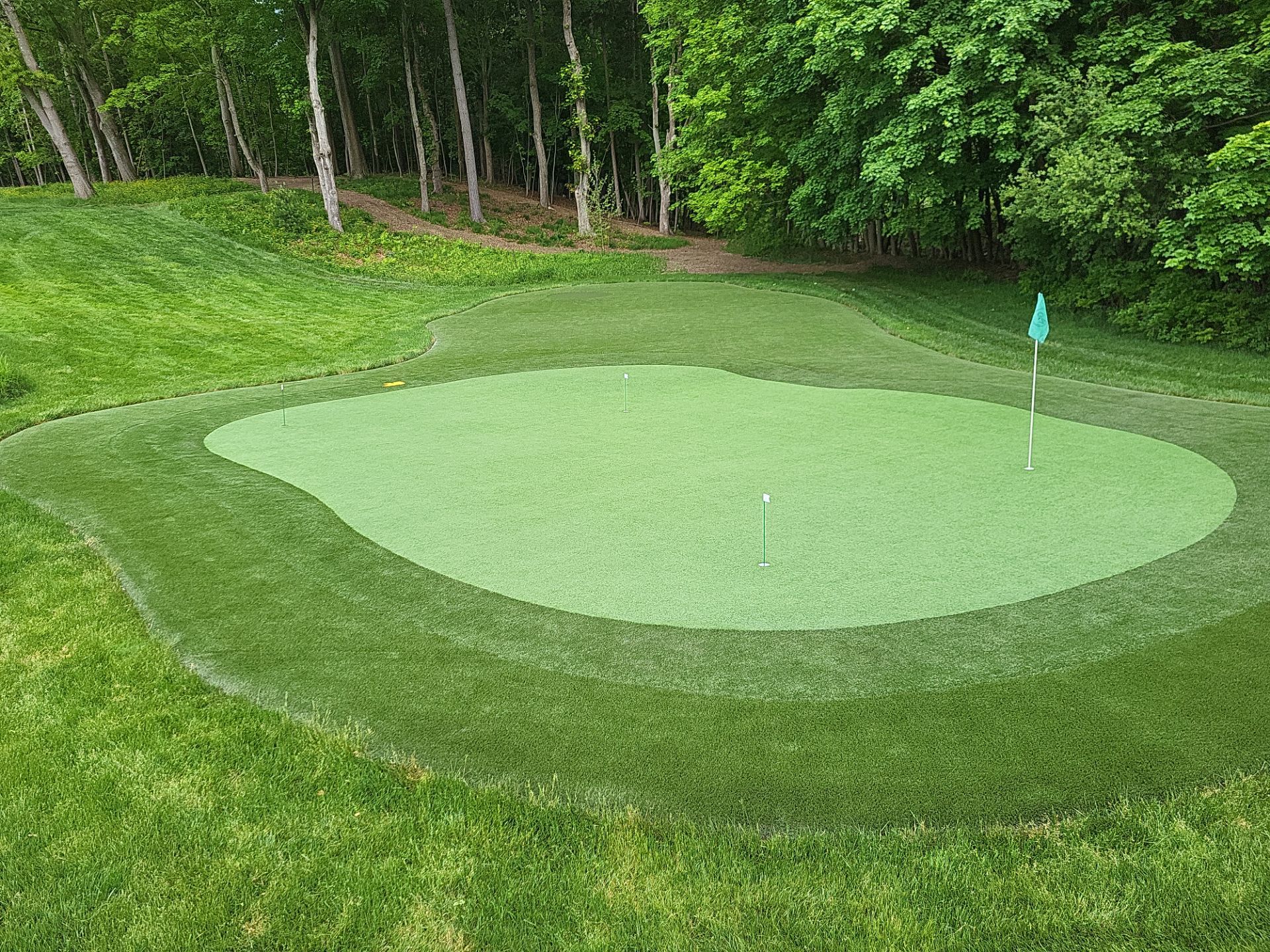 Backyard Par 3 course in Chagrin Falls, OH by Southwest Greens Midwest