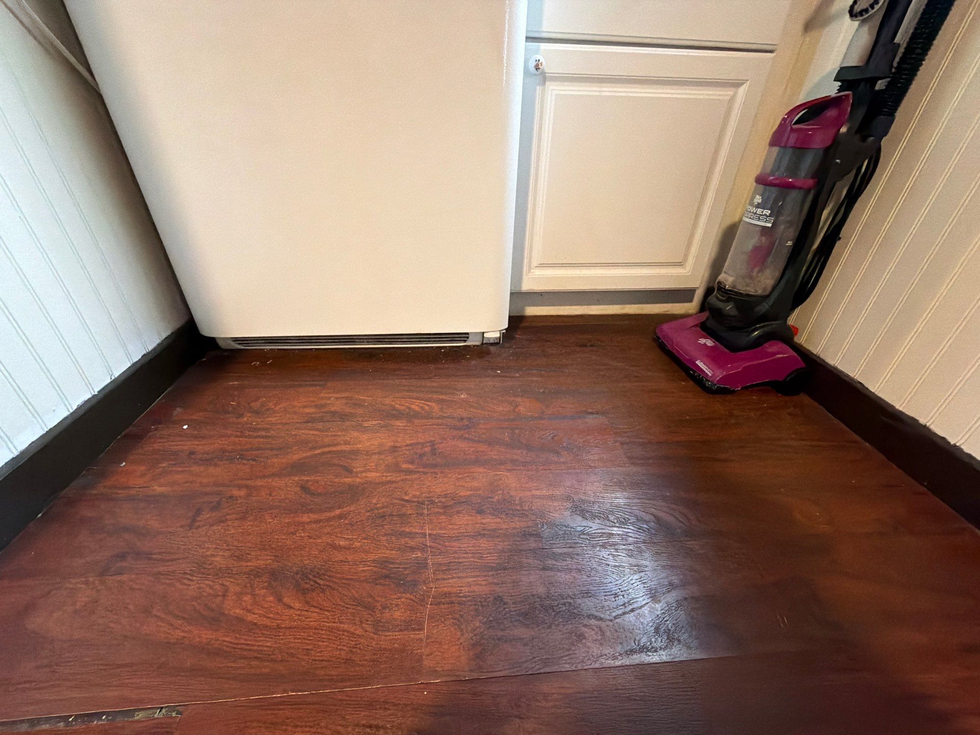 Vinyl Floor Tile by Handyman State LLC