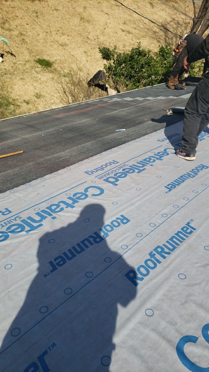 Falls Church - Certainteed Landmark Charcoal Black Roof Project by RM Banning, Inc.